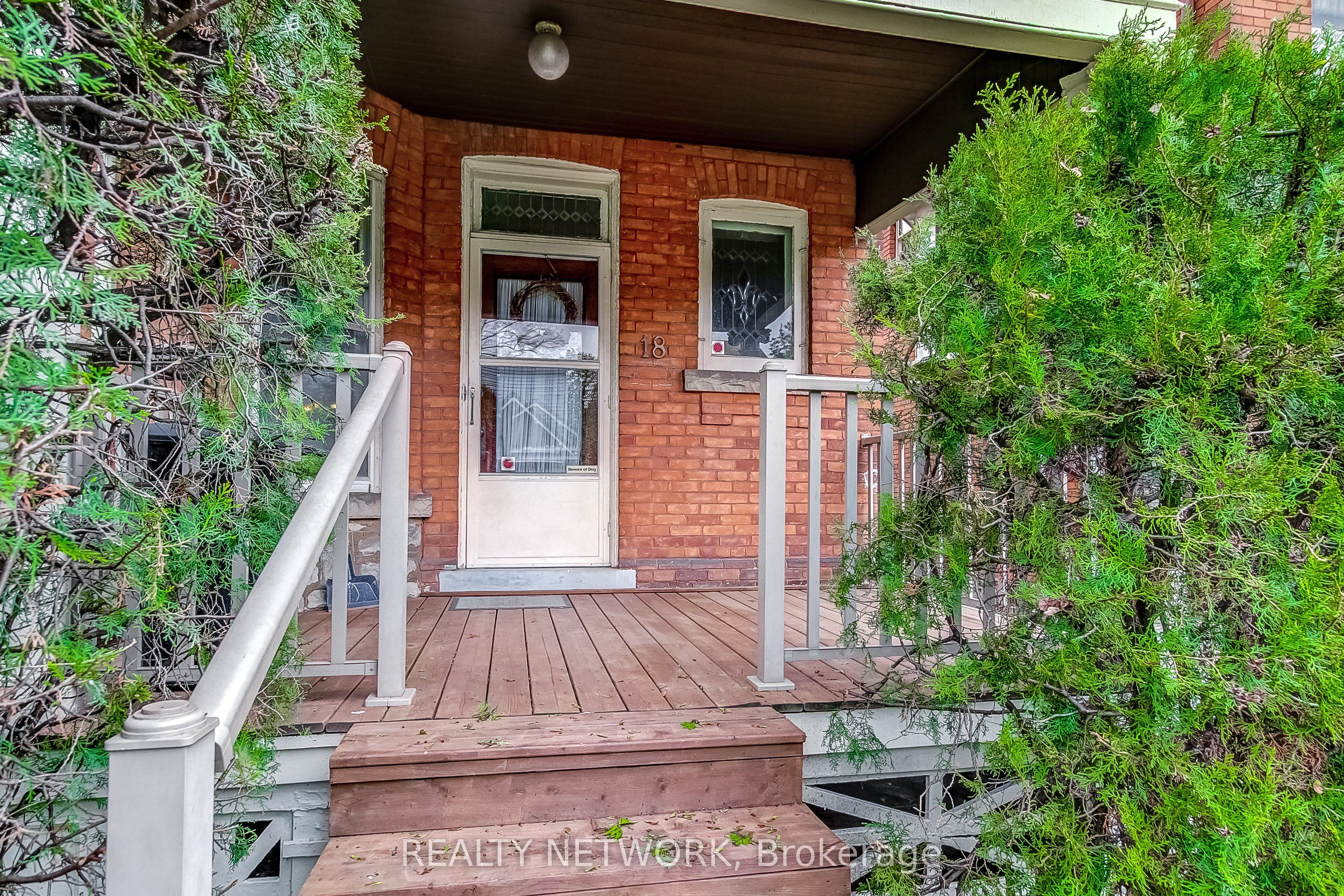 18 Fairleigh Crescent, Hamilton, ON L8M 2K9 photo 4