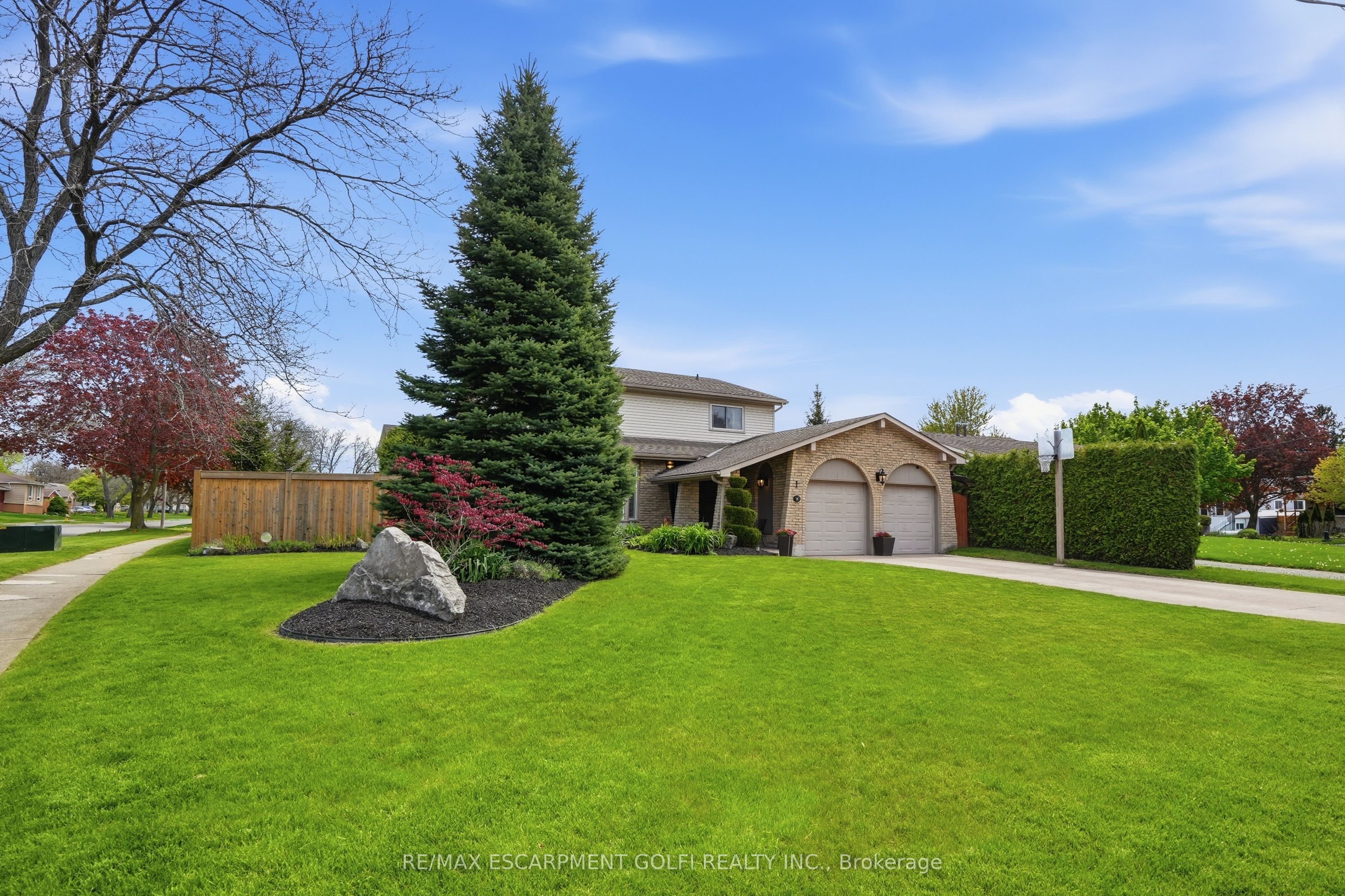 1 OAKMEADOW Place, St. Catharines, ON L2N 5X6 photo 3