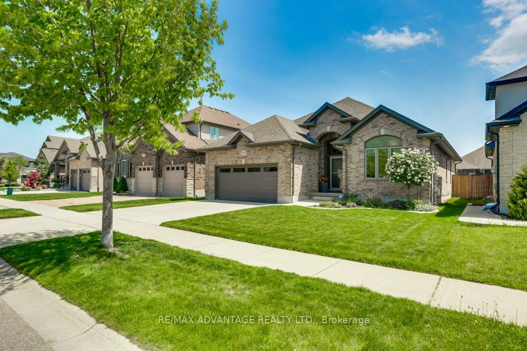 982 Medway Park Drive, London North, ON N6G 0K7 photo 3