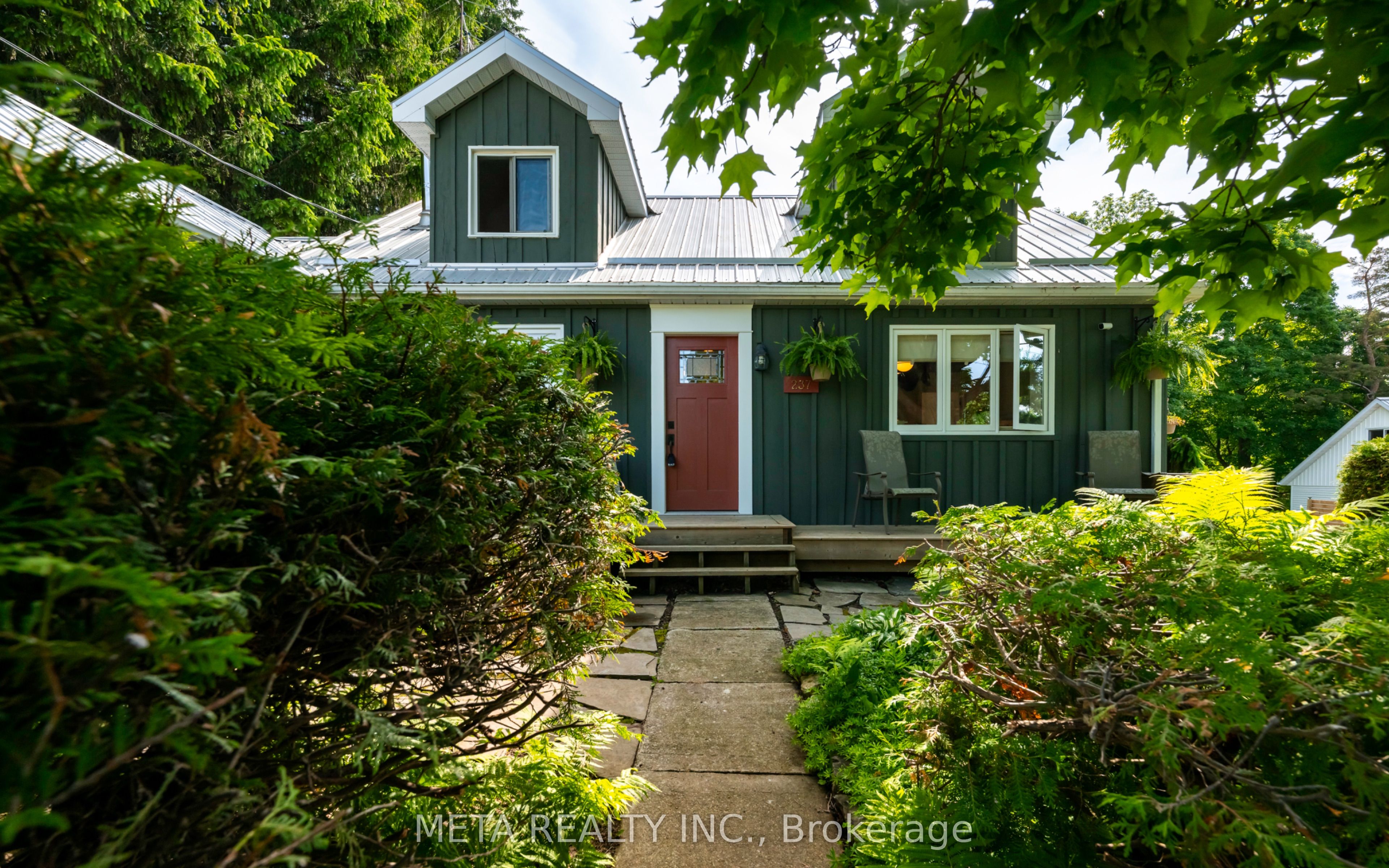 237 Main Street, Melancthon, ON L9V 1X7 photo 2