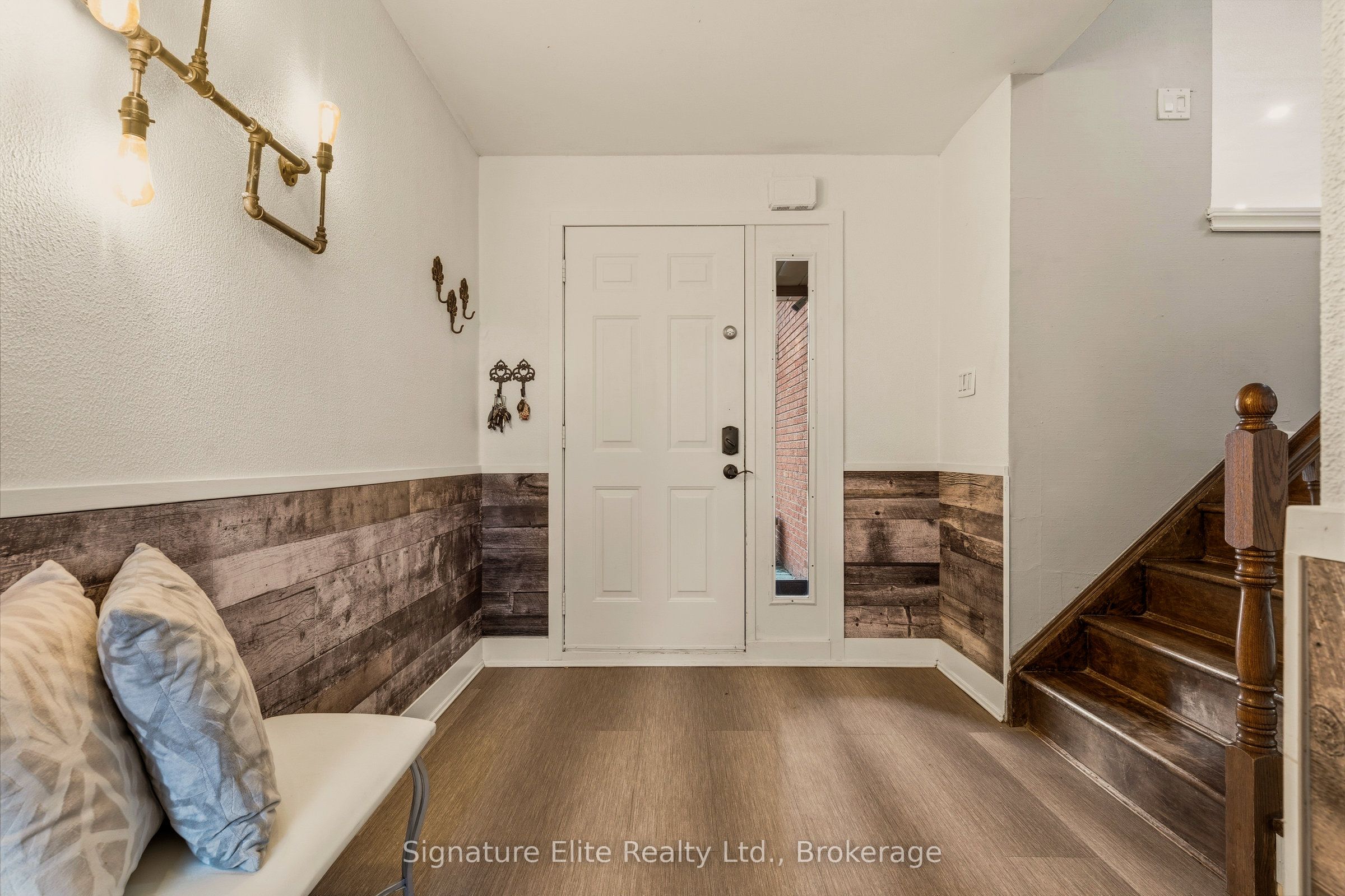 21 Milverton Close, Hamilton, ON L0R 2H3 photo 2