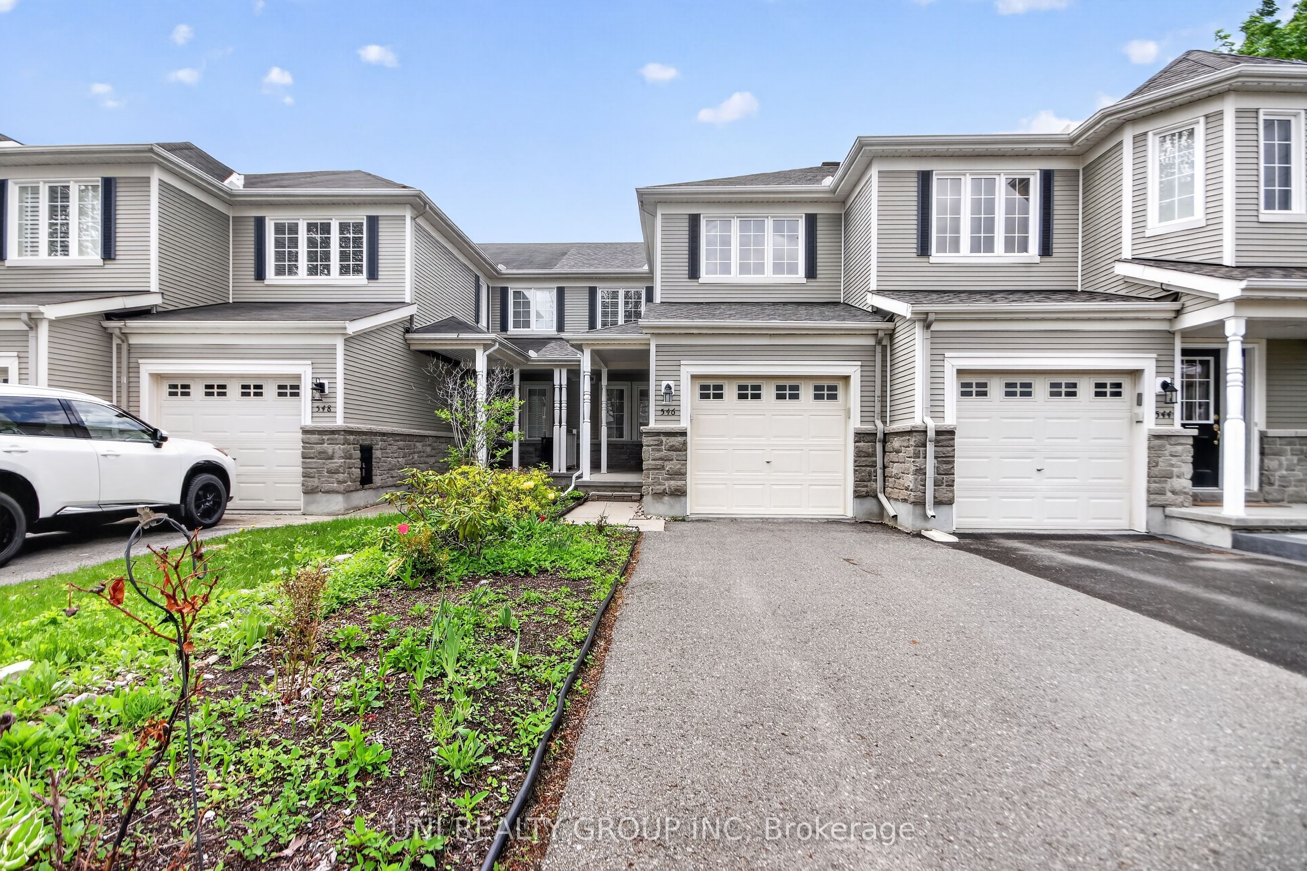 546 Ashbourne Crescent, Barrhaven, ON K2J 0P6