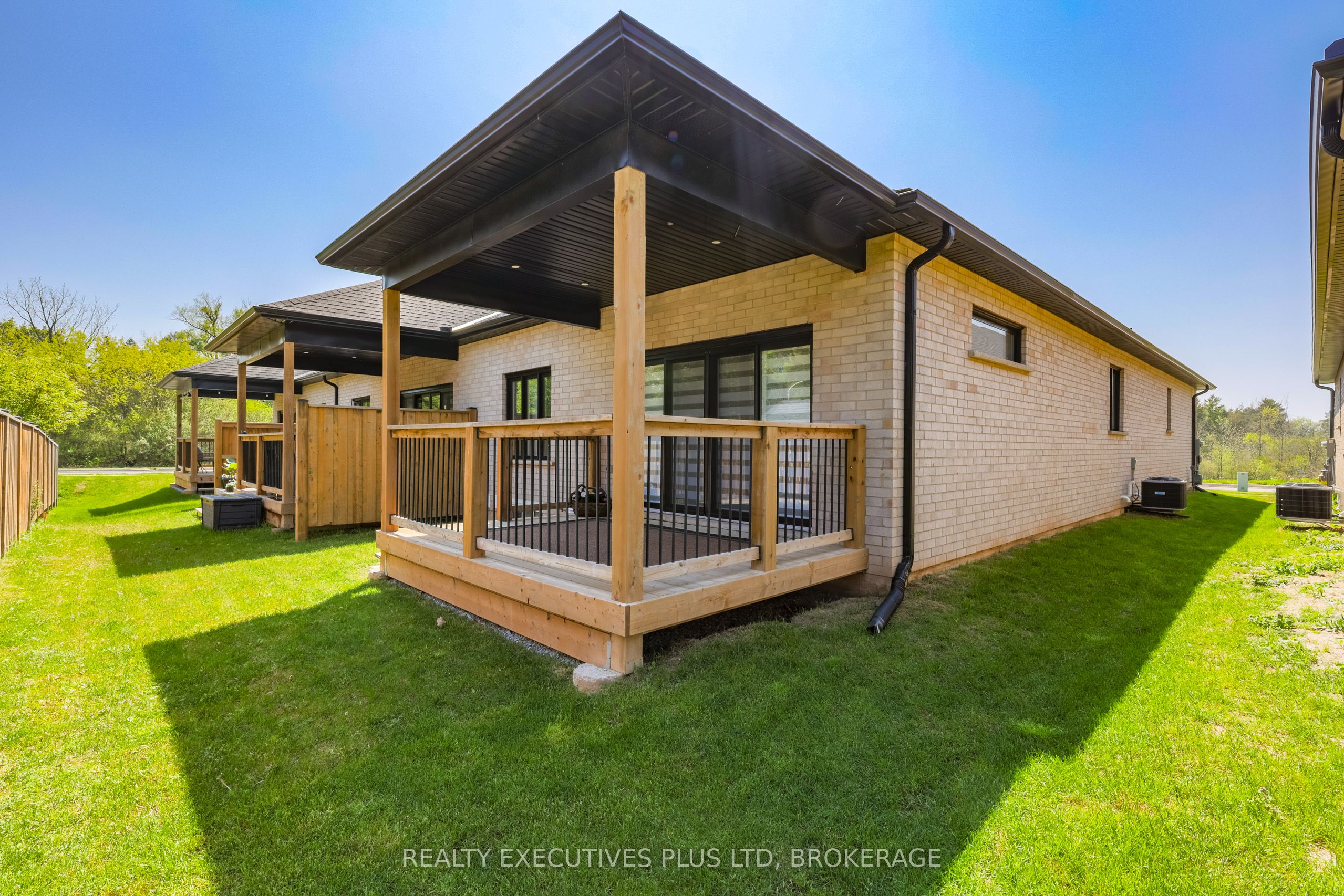 504 Royal Ridge Drive, Fort Erie, ON L0S 1N0 photo 4