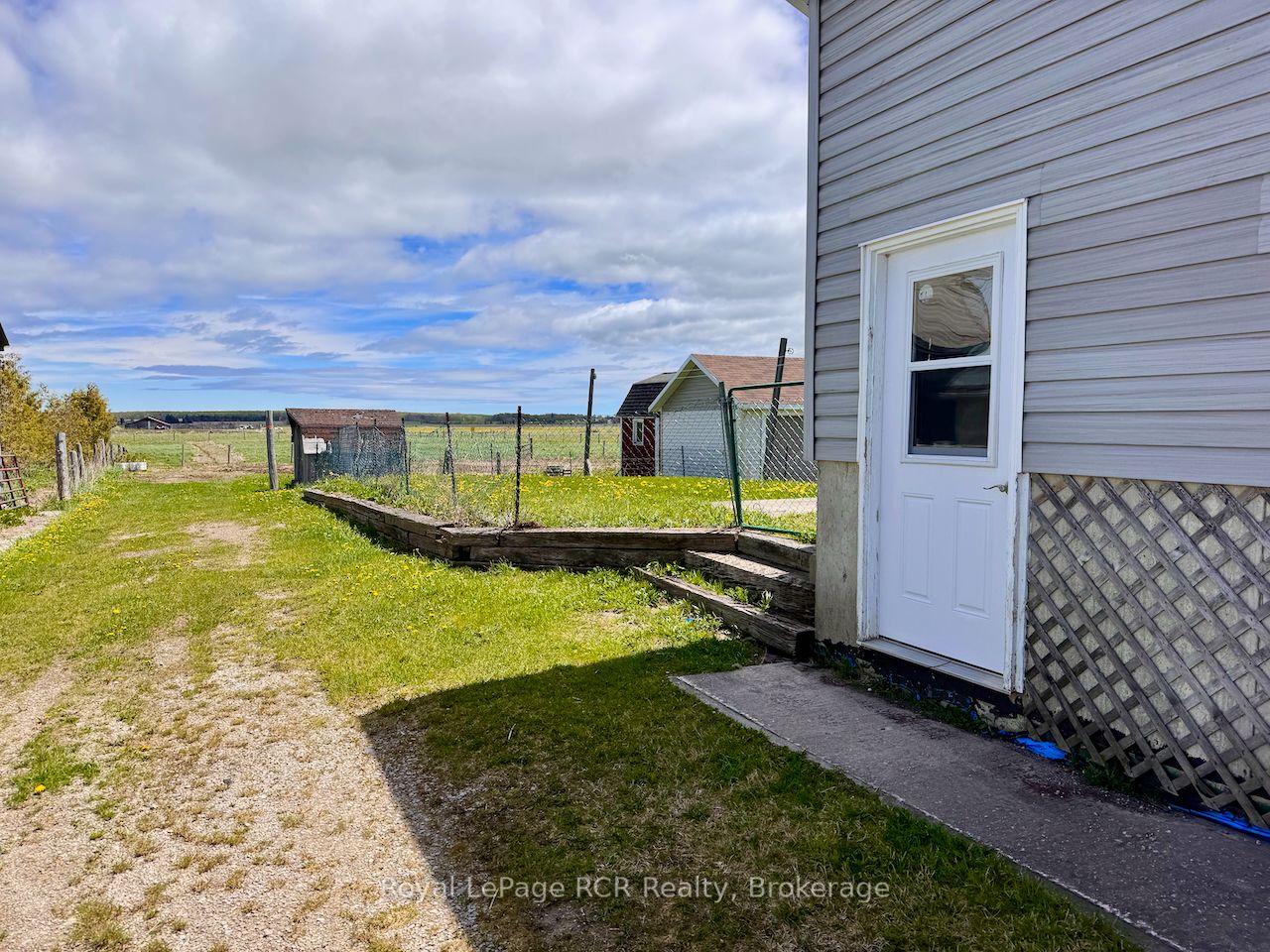 2854 6 Highway, Northern Bruce Peninsula, ON N0H 1W0 photo 5