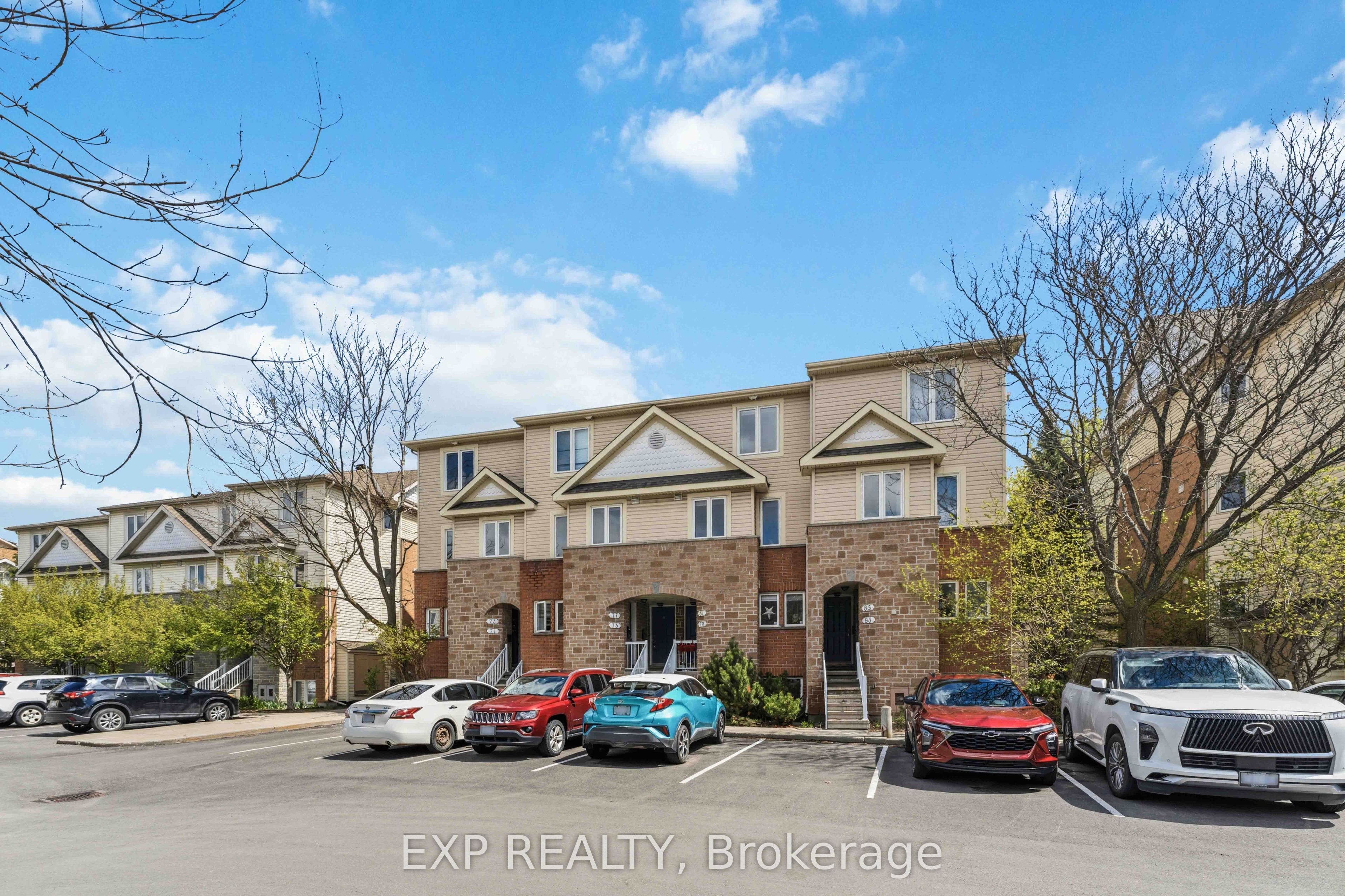 81 Strathaven Private, Cyrville - Carson Grove - Pineview, ON K1J 1K7