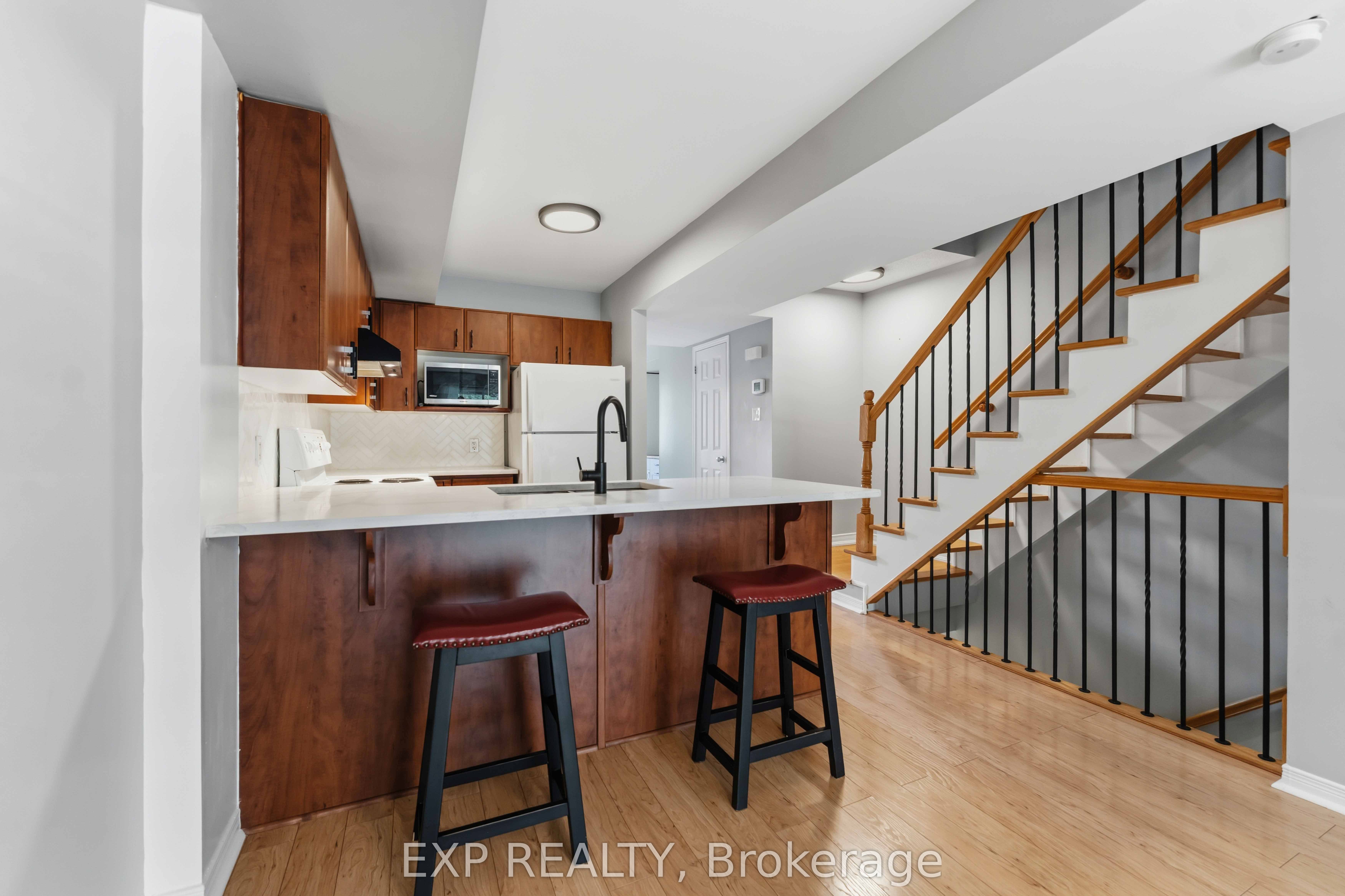 81 Strathaven Private, Cyrville - Carson Grove - Pineview, ON K1J 1K7 photo 5