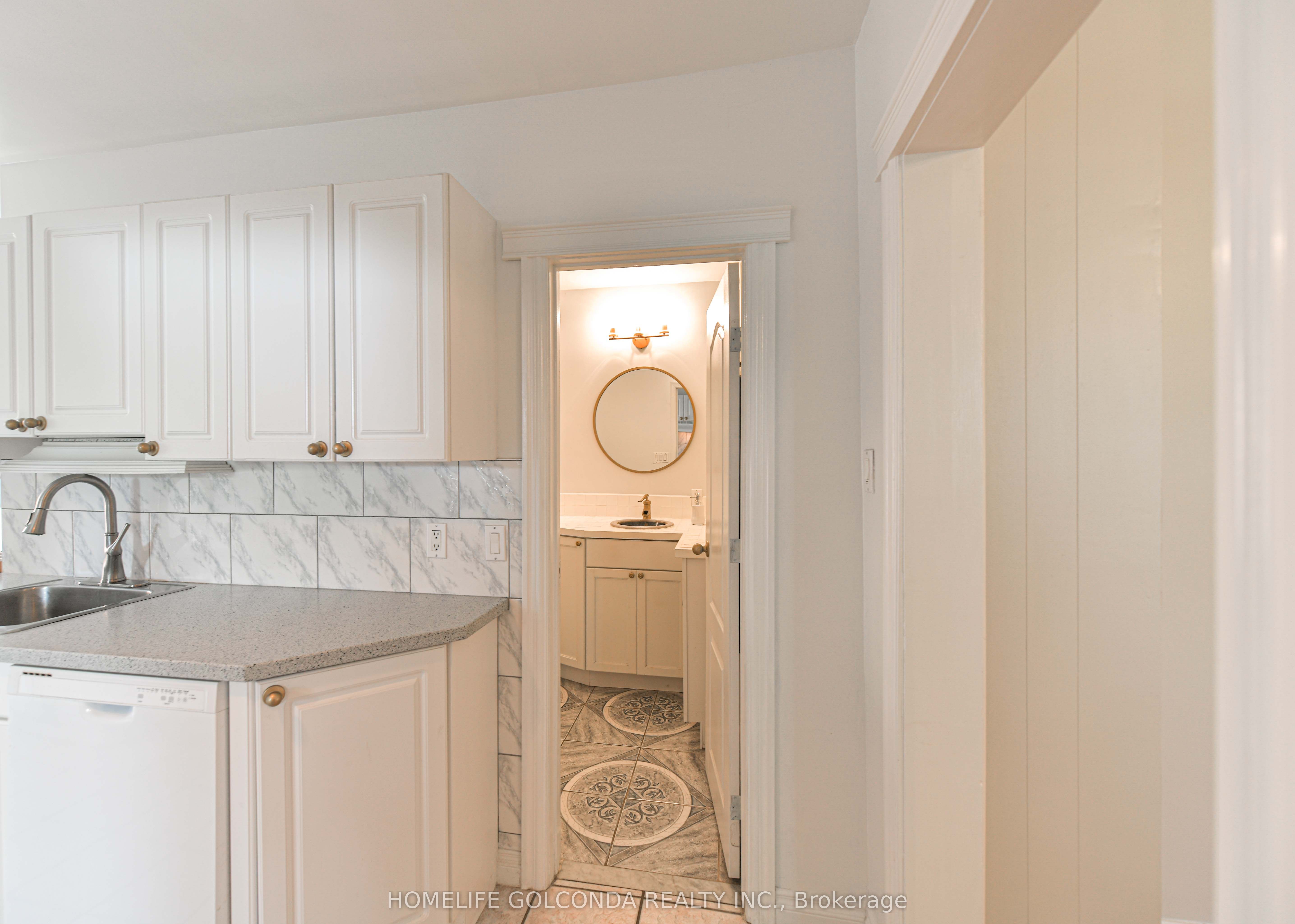 180 Sarah Street N, Gravenhurst, ON P1P 1G9