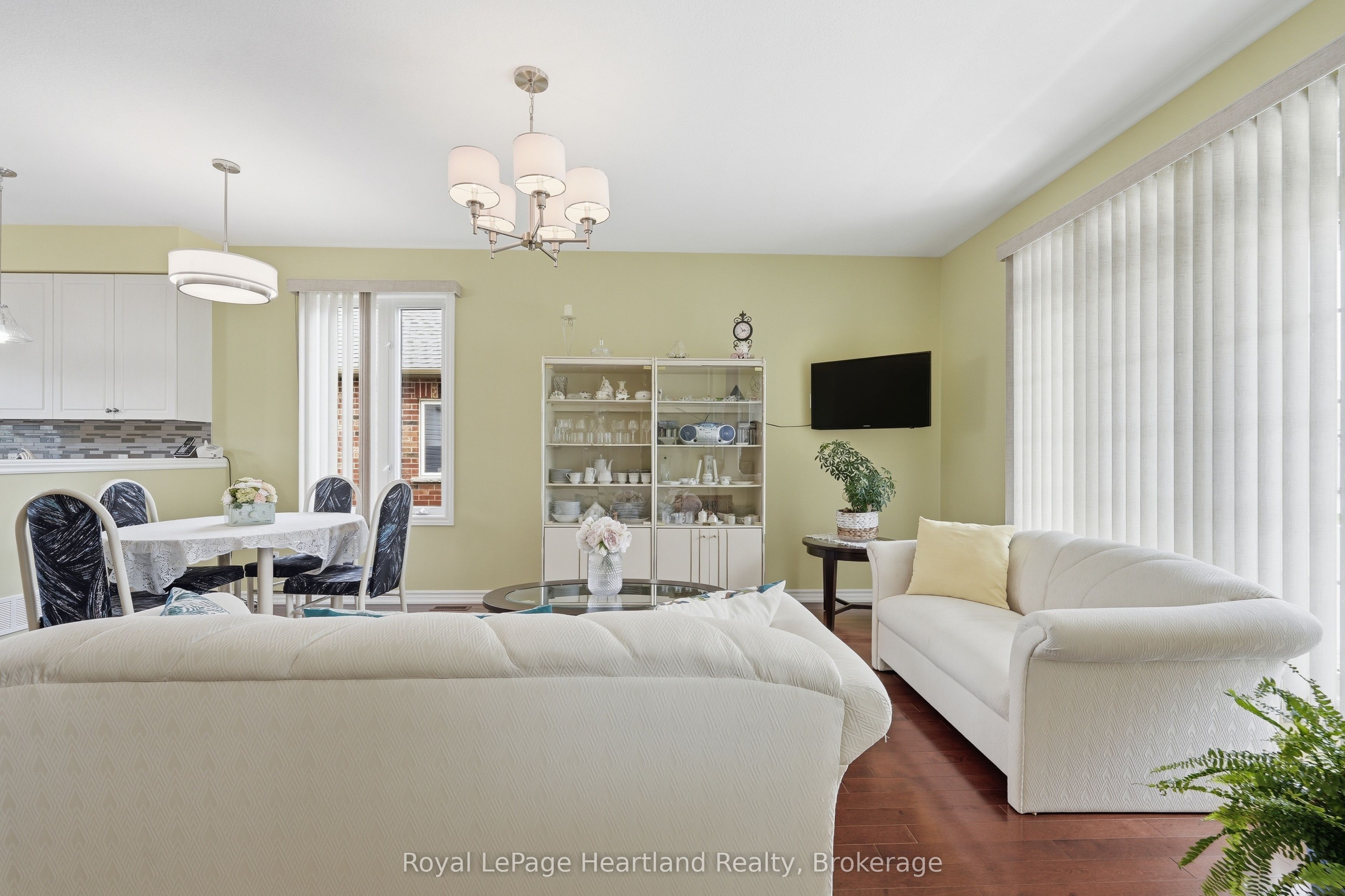 36 Stornoway Crescent, Huron East, ON N0K 1W0 photo 5