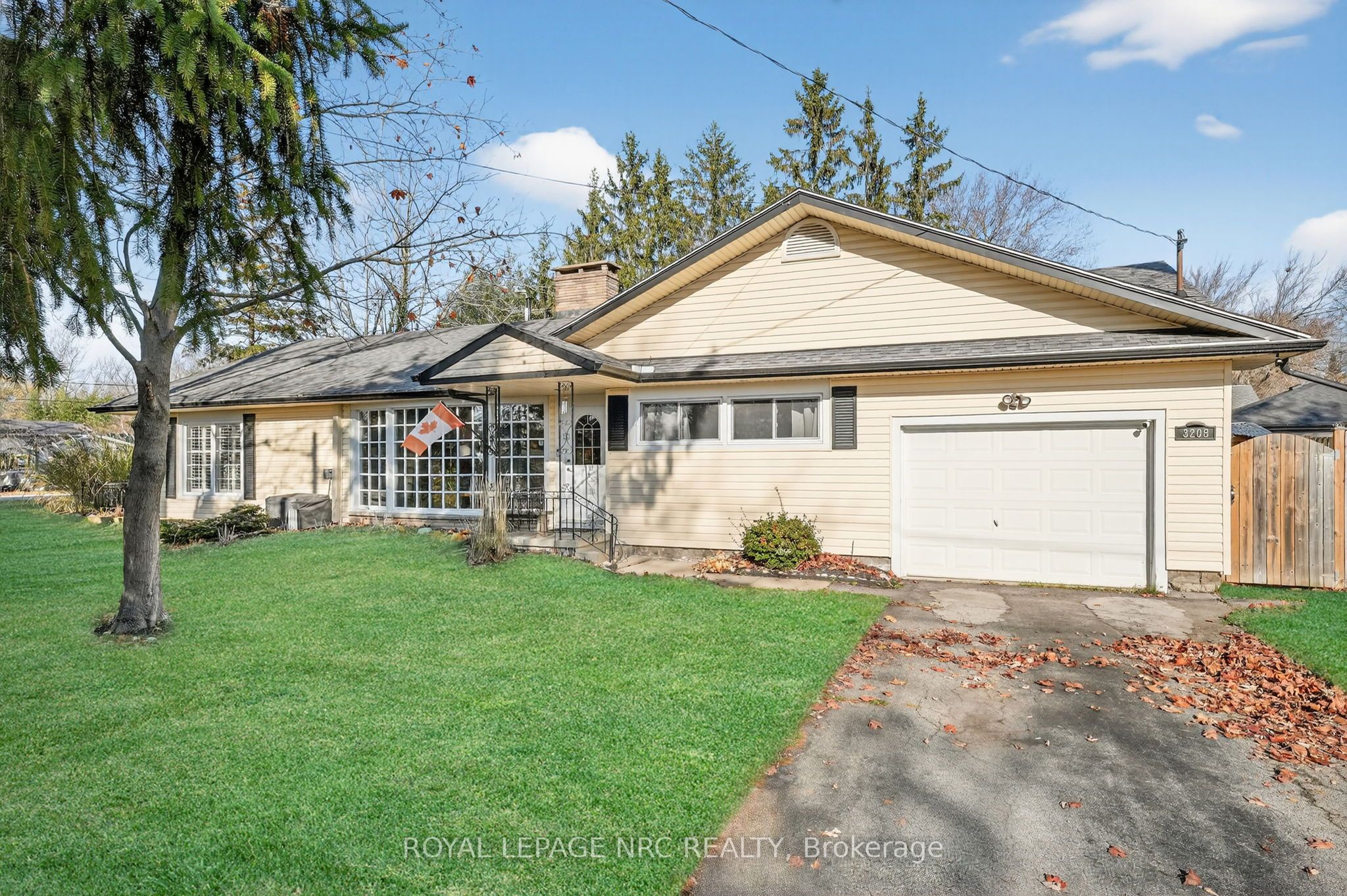 3208 Young Avenue, Fort Erie, ON L0S 1N0 photo 2