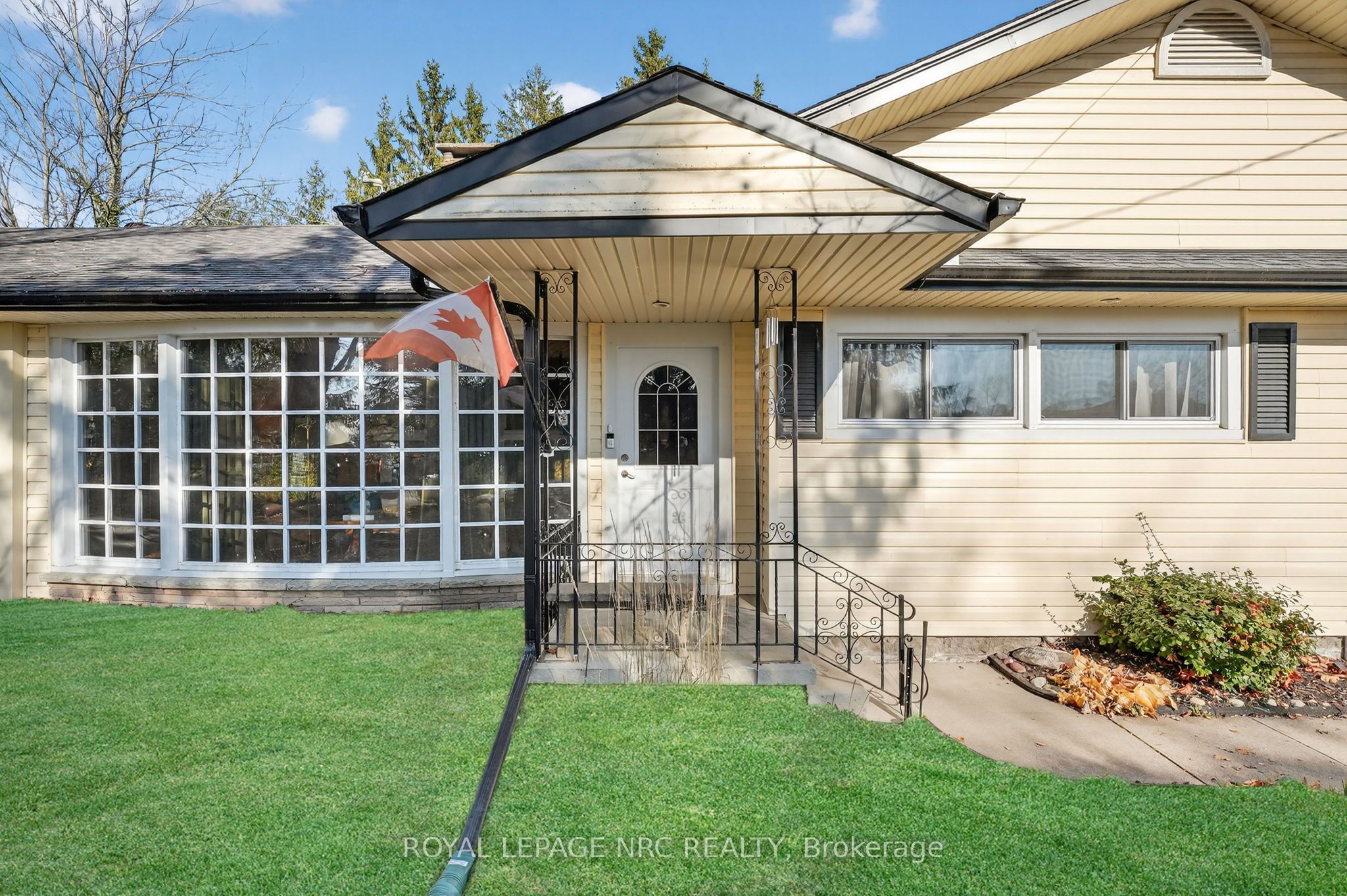 3208 Young Avenue, Fort Erie, ON L0S 1N0 photo 3