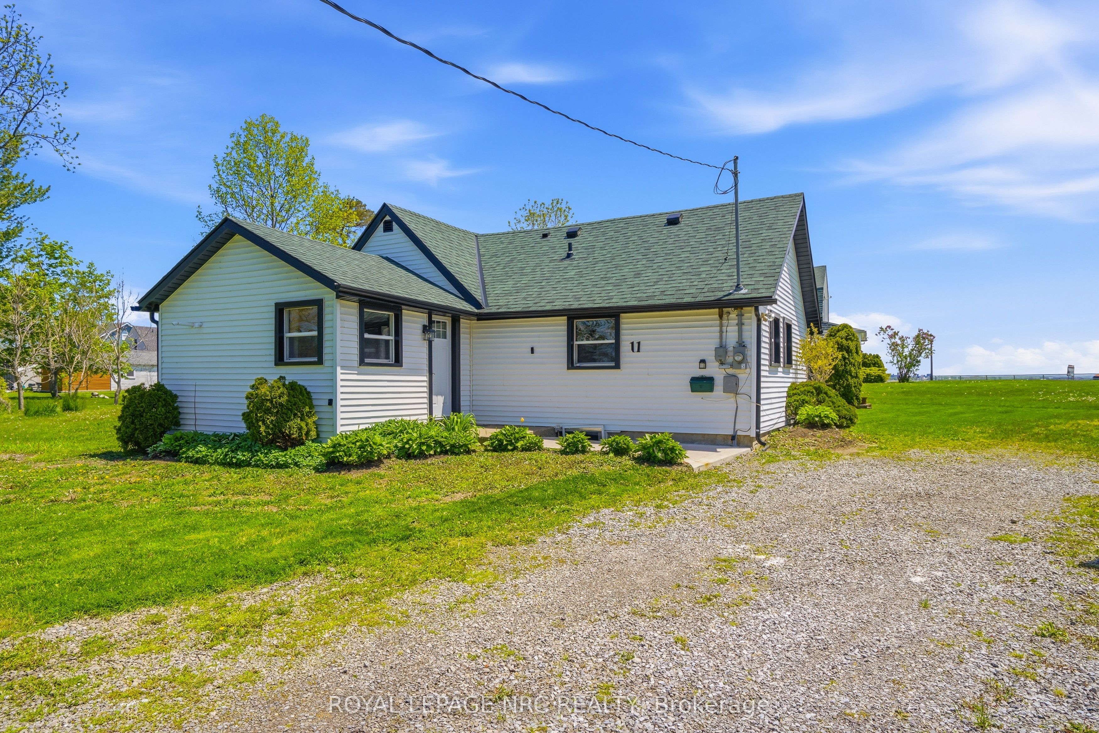 11 White Avenue, Fort Erie, ON L2A 1C6 photo 3