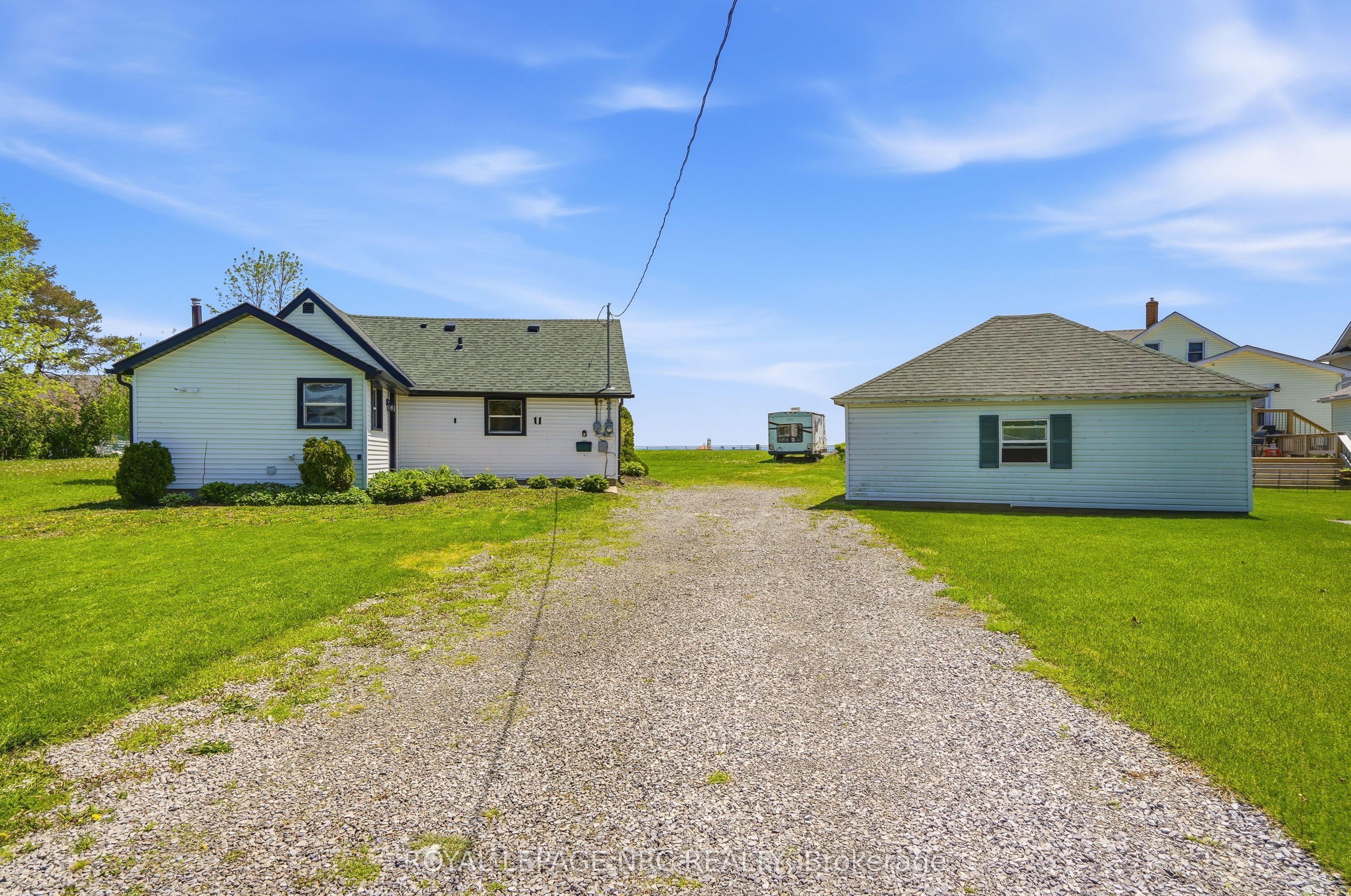 11 White Avenue, Fort Erie, ON L2A 1C6 photo 4