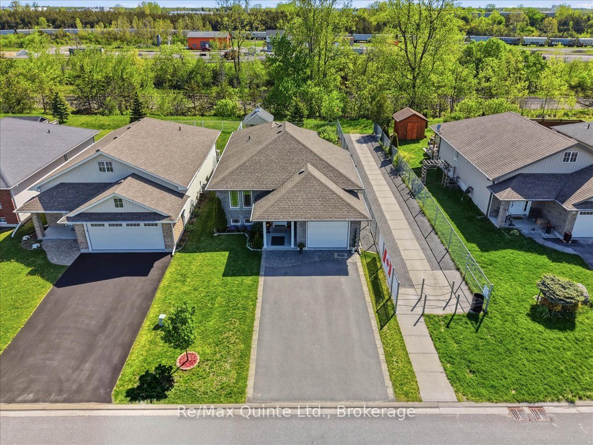 139 Greenhill Lane, Belleville, ON K8N 0C7 photo 2