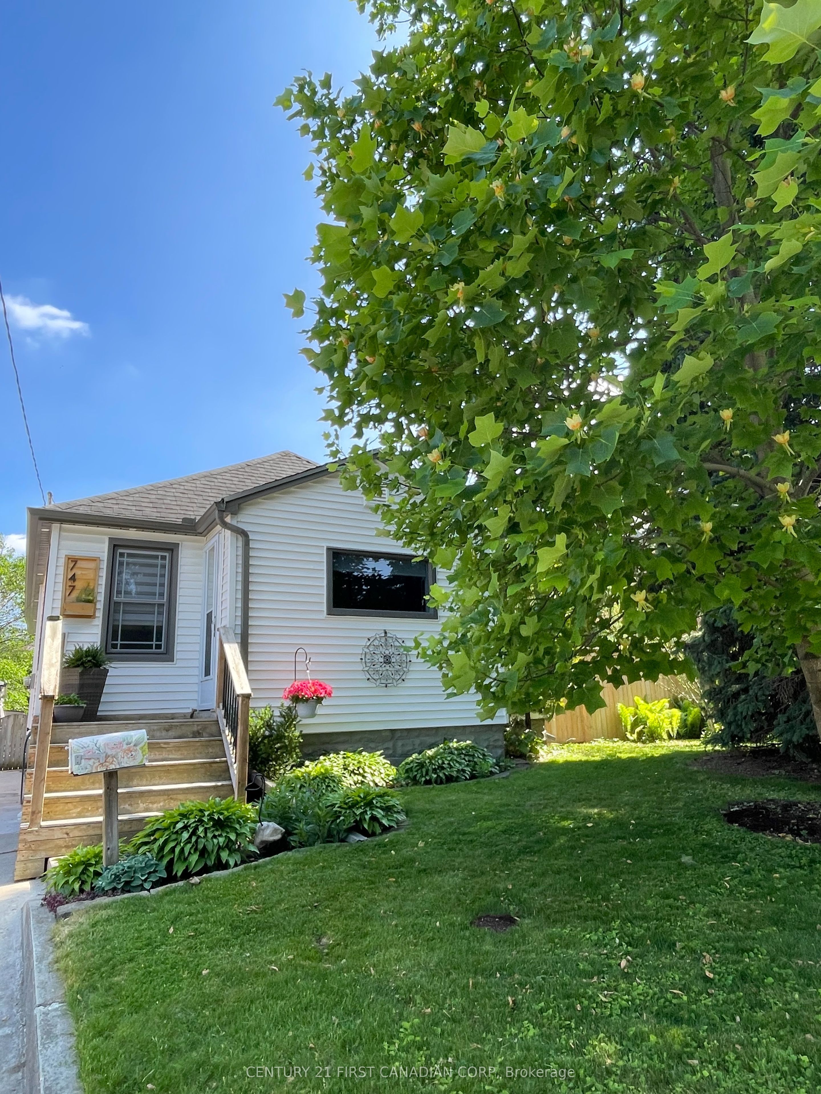 747 Whetter Avenue, London South, ON N6C 2H1 photo 2