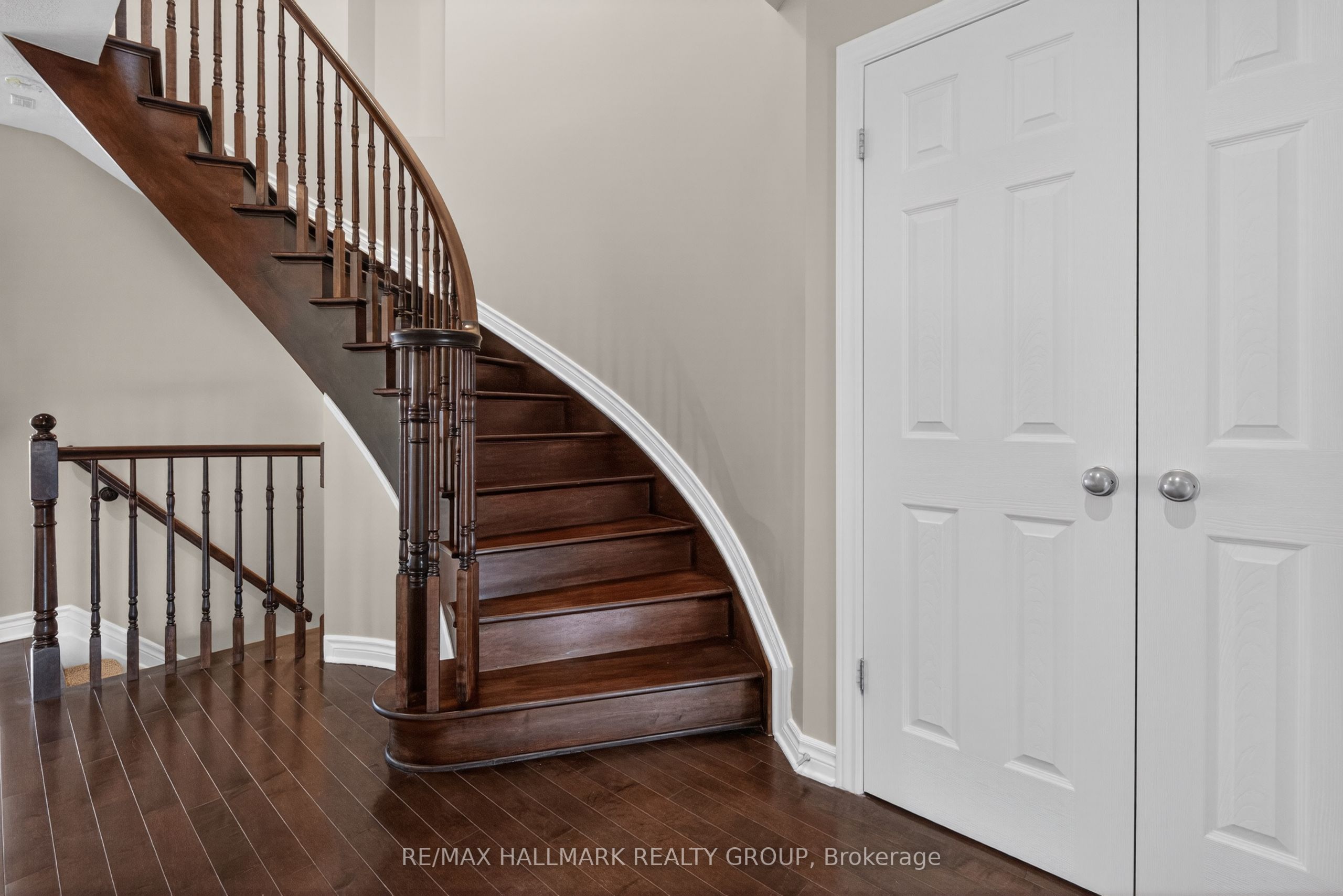 236 Trailsedge Way, Orleans - Convent Glen and Area, ON K1W 0E8 photo 5