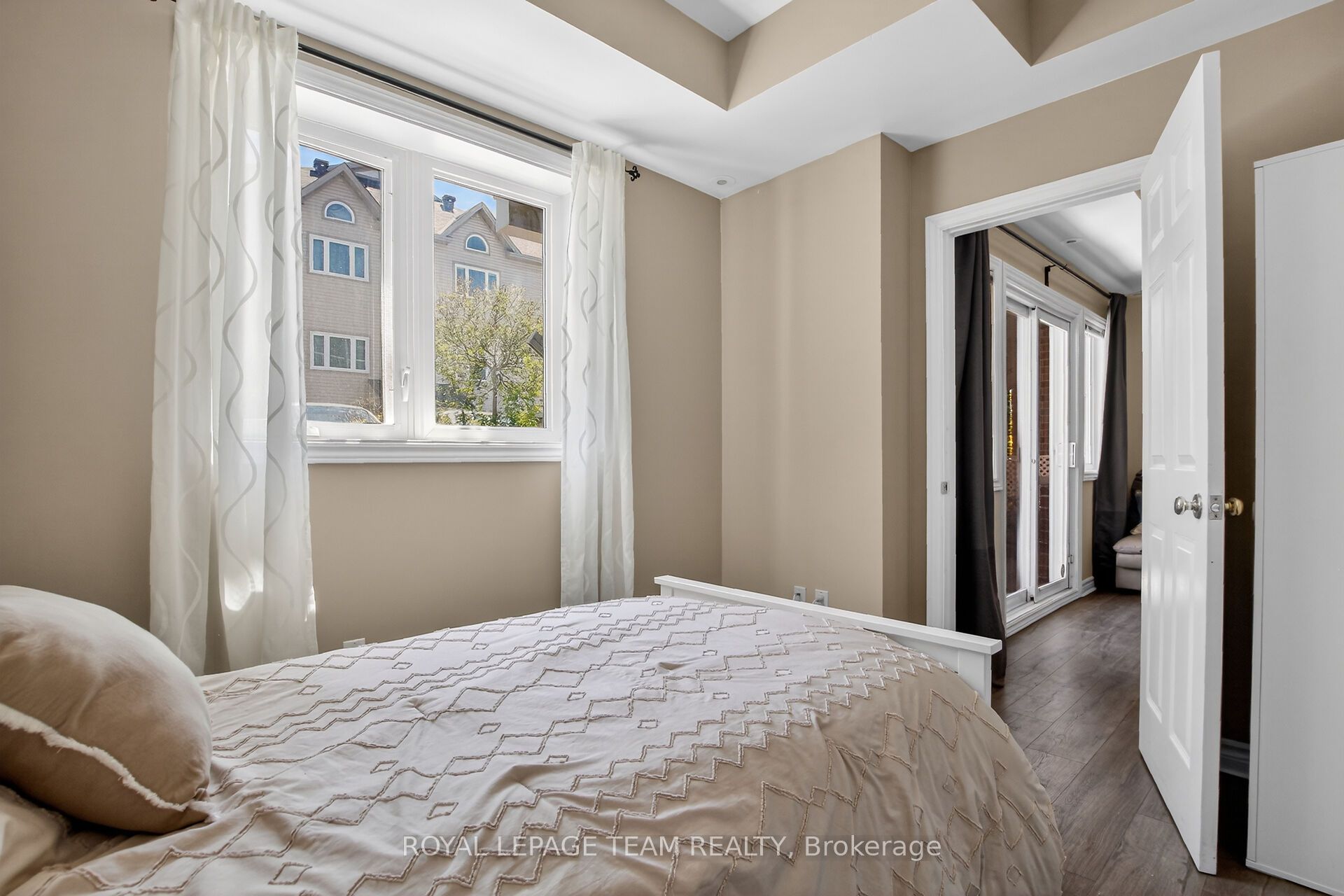 165 Crestway Drive D, Barrhaven, ON K2G 7C8 photo 5