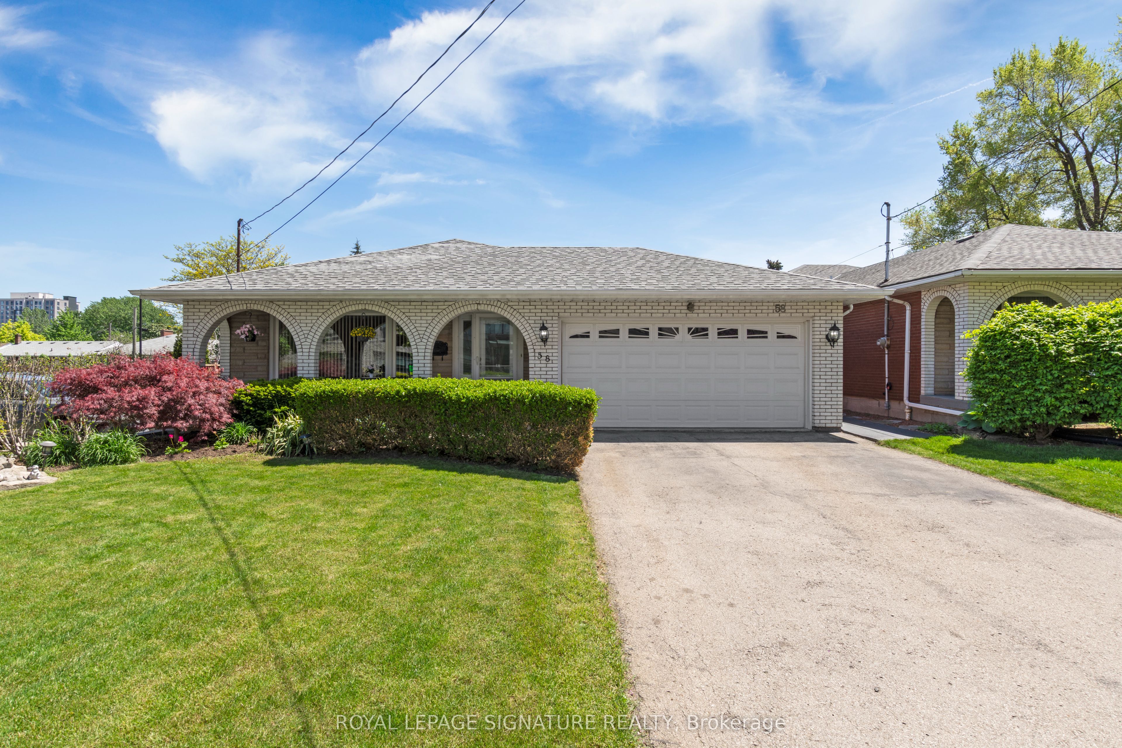 58 Centennial Parkway S, Hamilton, ON L8G 2C5