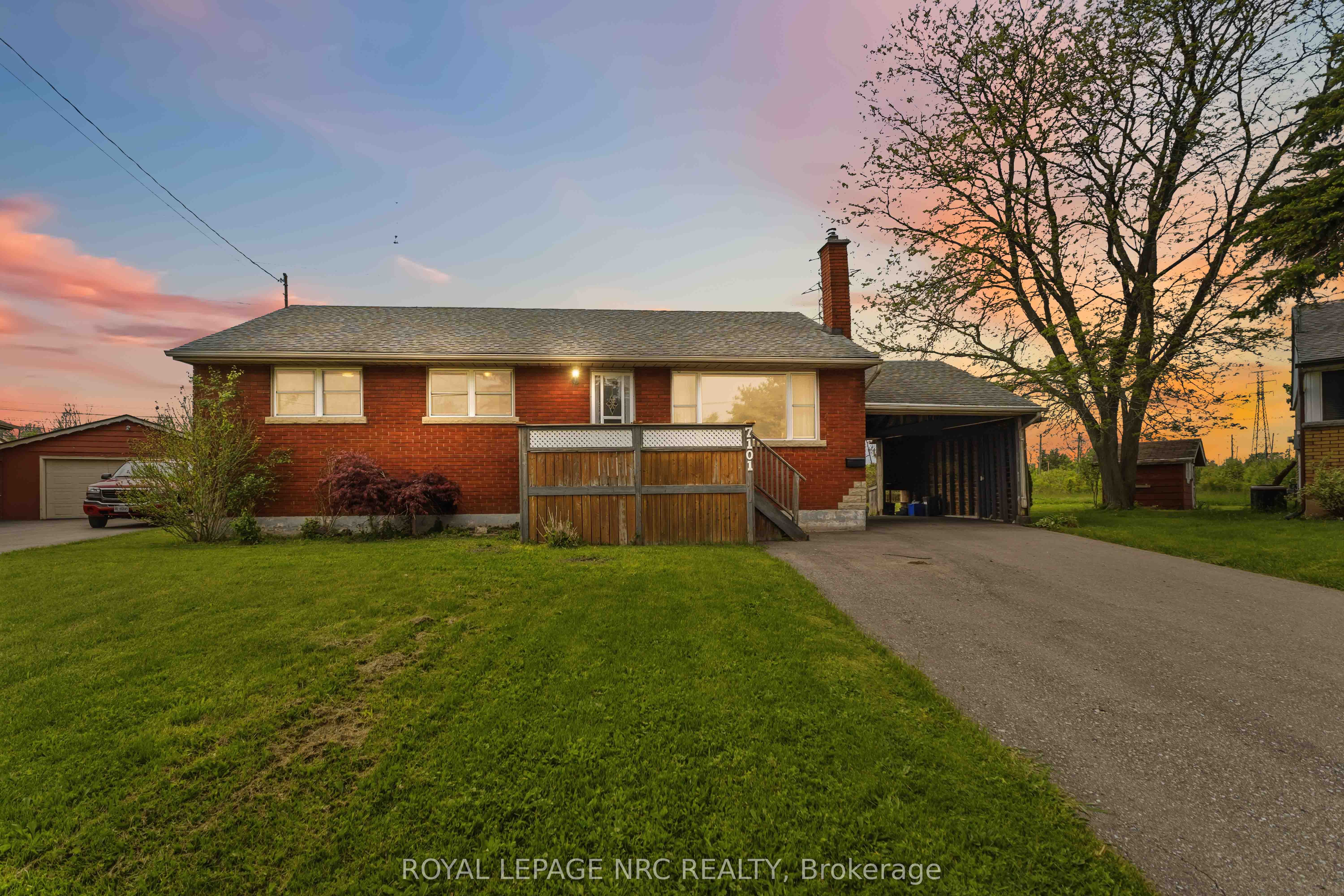 7101 Roger Crescent, Niagara Falls, ON L2G 3A6 photo 2