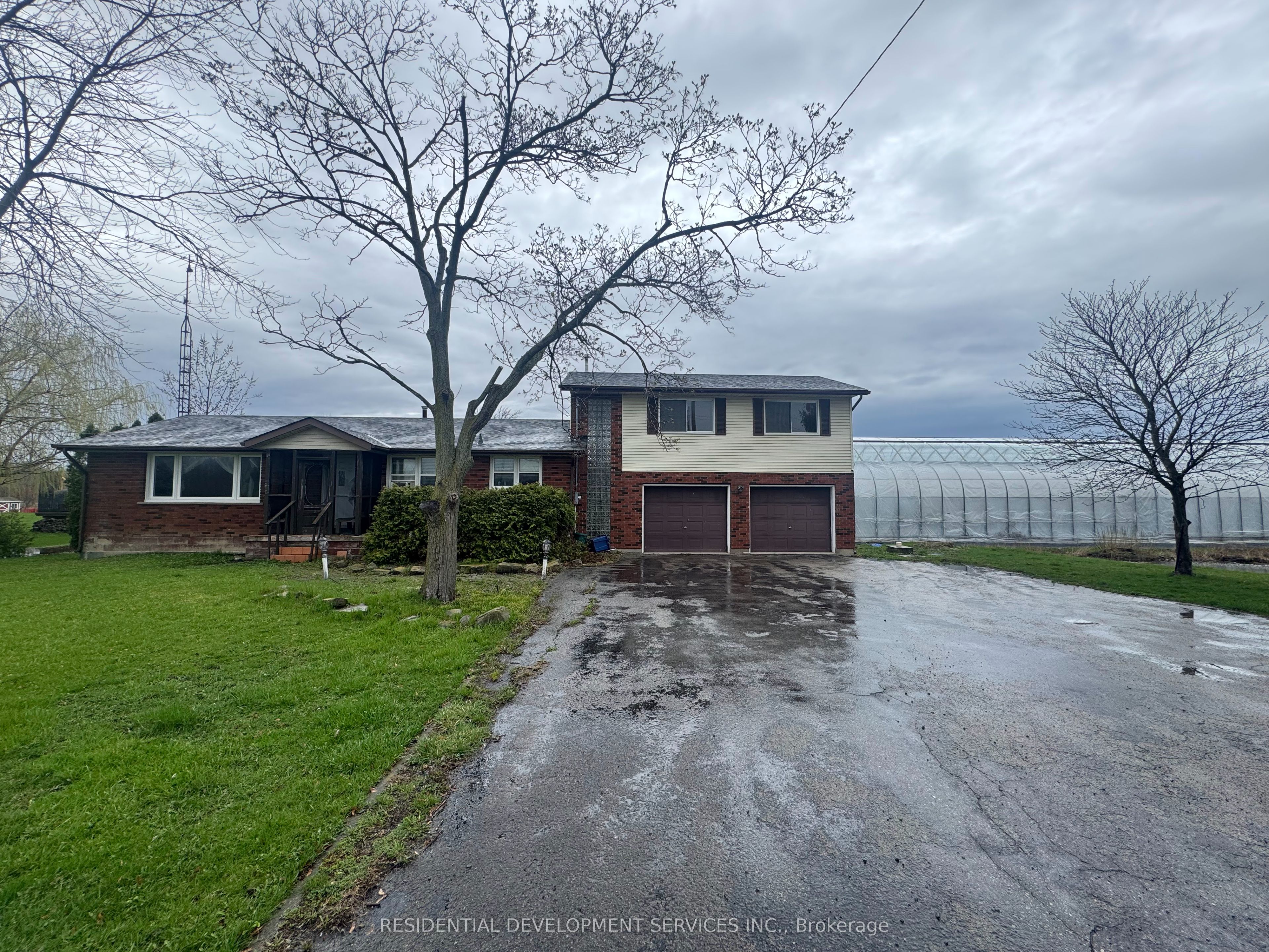 342 Mountain Road, Grimsby, ON L3M 4E7