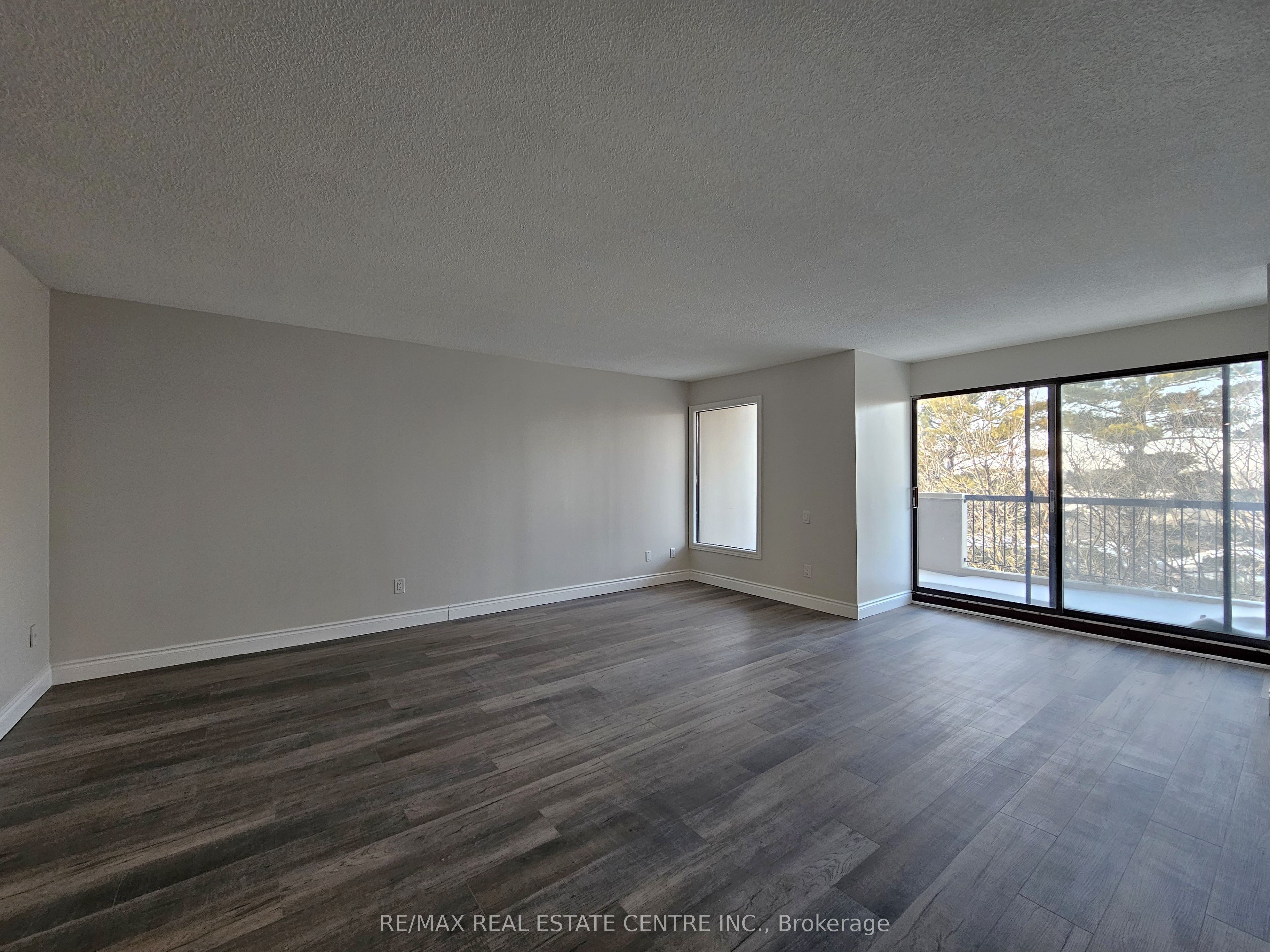 260 SHELDON Avenue N 508, Kitchener, ON N2H 6P2 photo 2