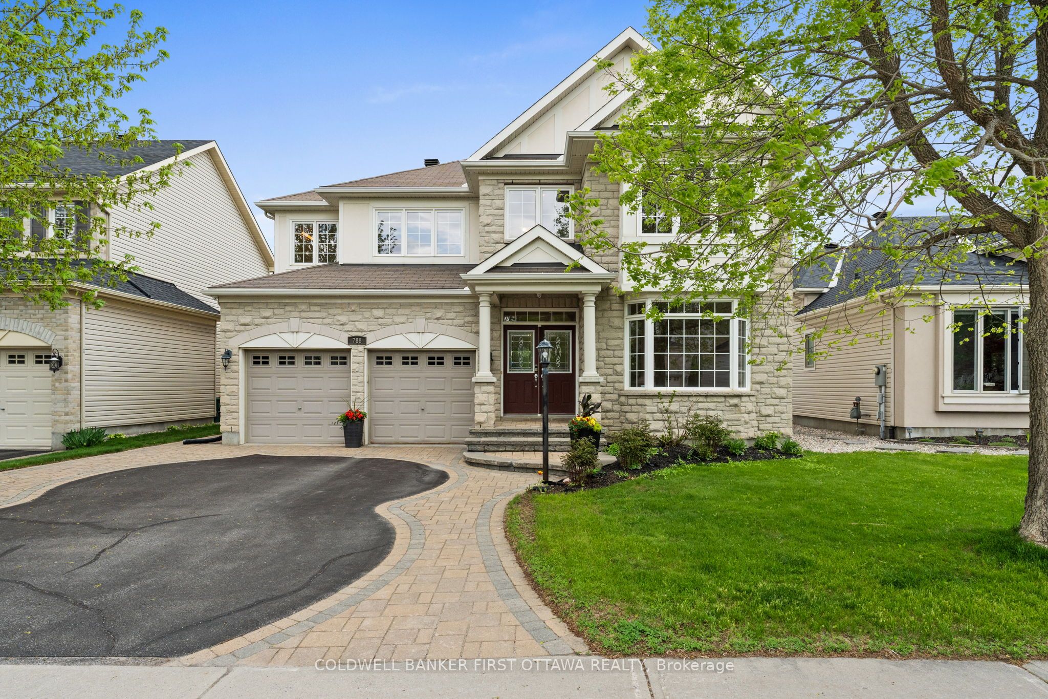 788 Kilbirnie Drive, Barrhaven, ON K2J 0M4