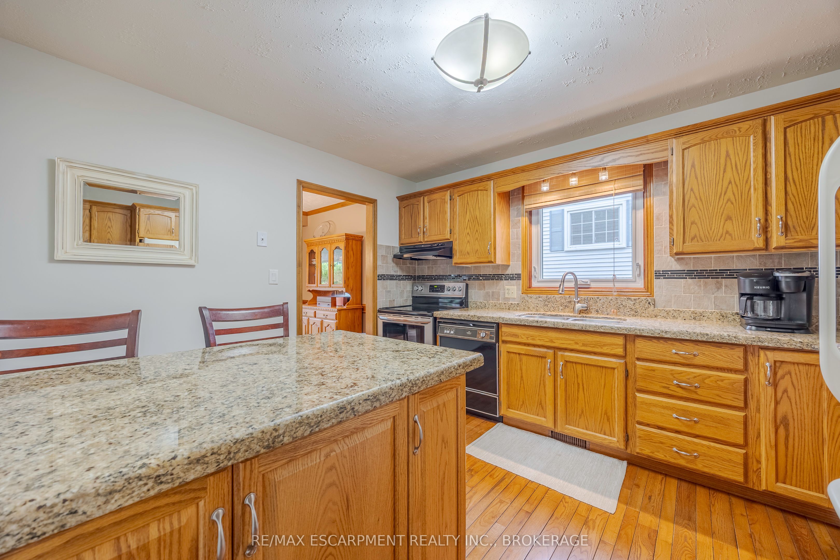 7543 Merritt Avenue, Niagara Falls, ON L2G 5C3 photo 5