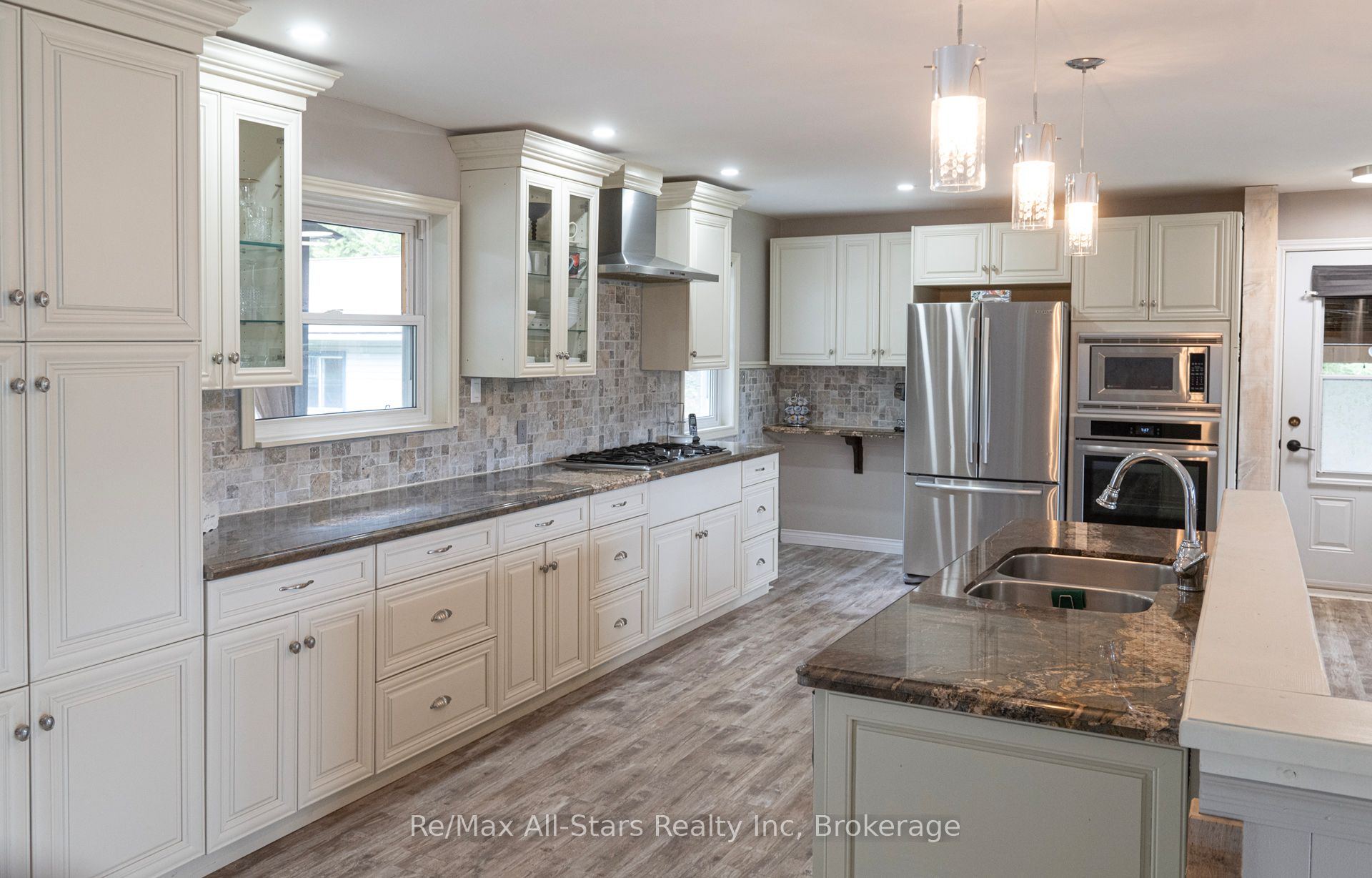 2797 Highway 60 Highway, Lake of Bays, ON P0A 1H0 photo 4