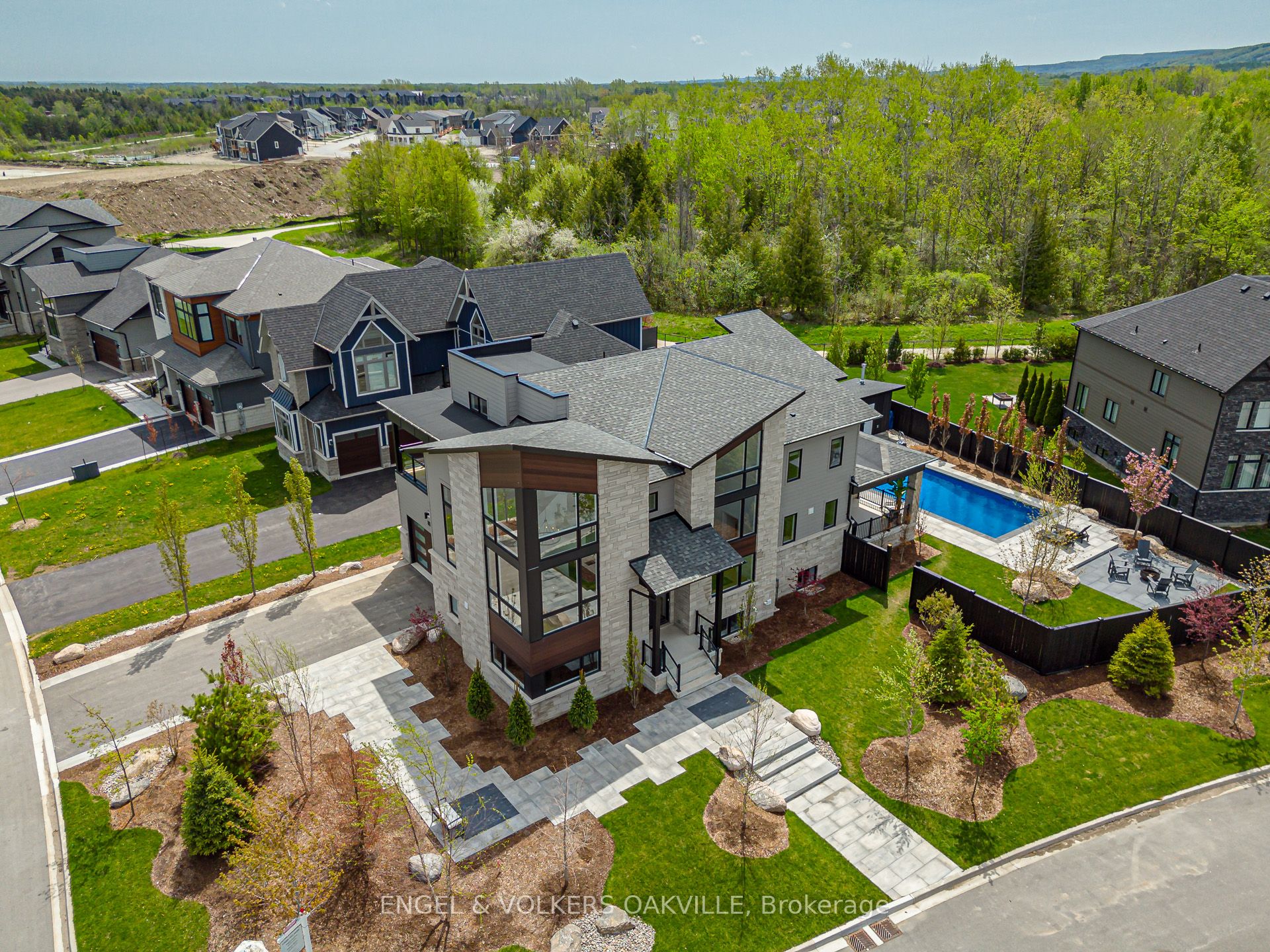 117 Stoneleigh Drive, Blue Mountains, ON L9Y 0Z4 photo 2