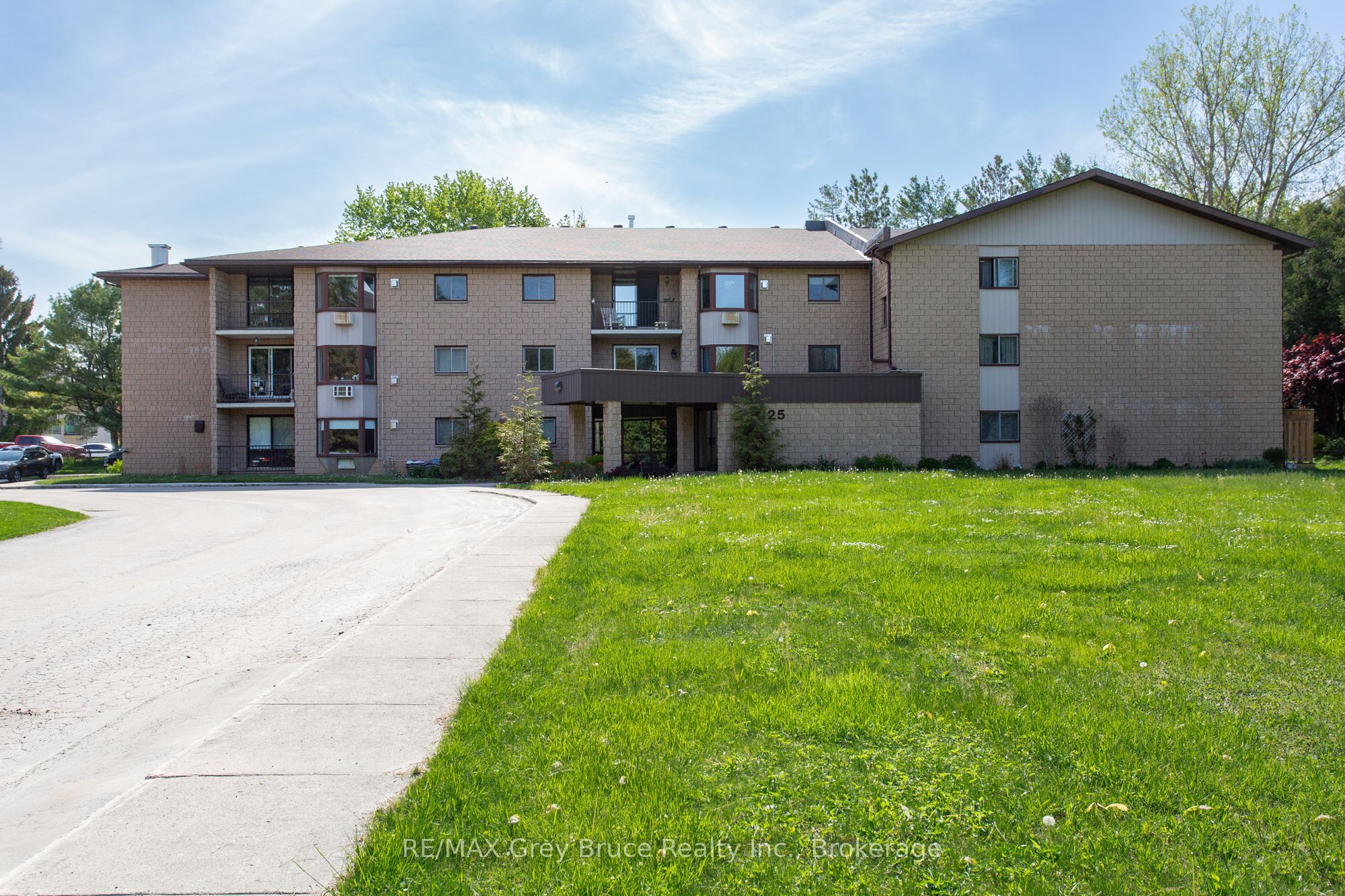 125 Hinks Street 206, Brockton, ON N0G 2V0 photo 3