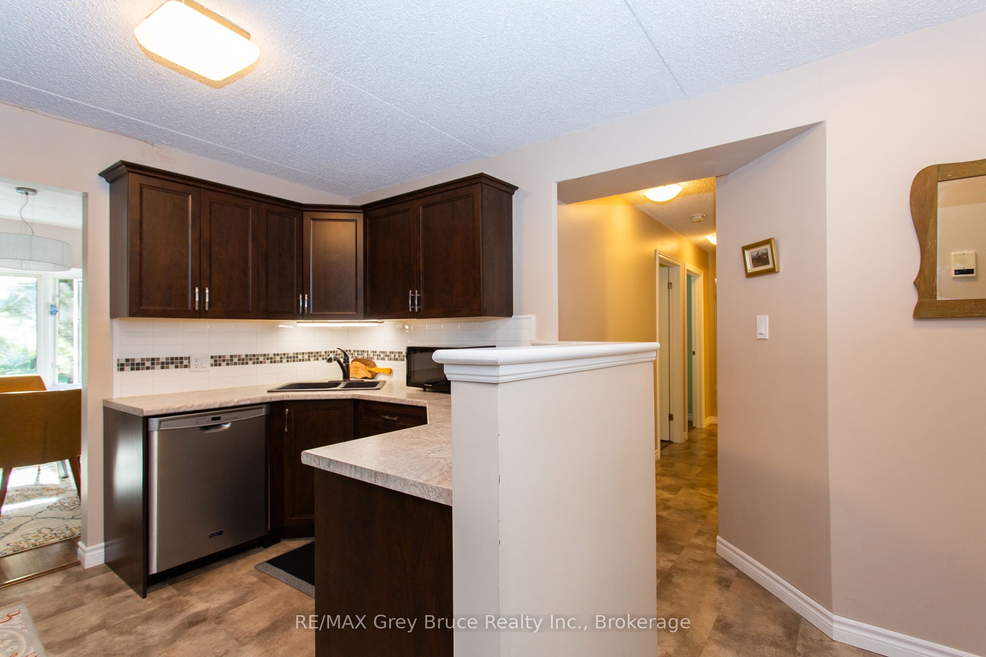 125 Hinks Street 206, Brockton, ON N0G 2V0 photo 4