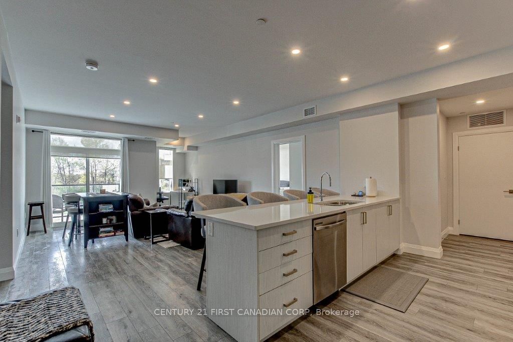 200 Callaway Road 208, London North, ON N6G 3X6 photo 4