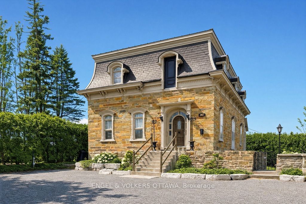 382 Mcgill Street, Hawkesbury, ON K6A 1R2