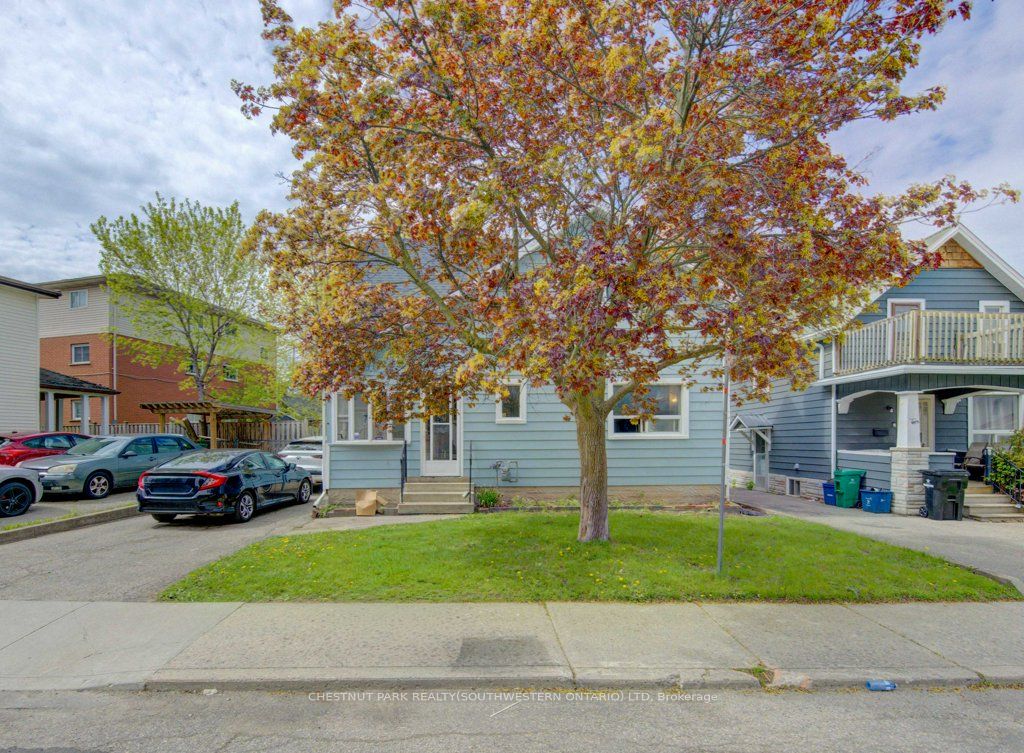 8 Marshall Street, Waterloo, ON N2J 2T2 photo 2