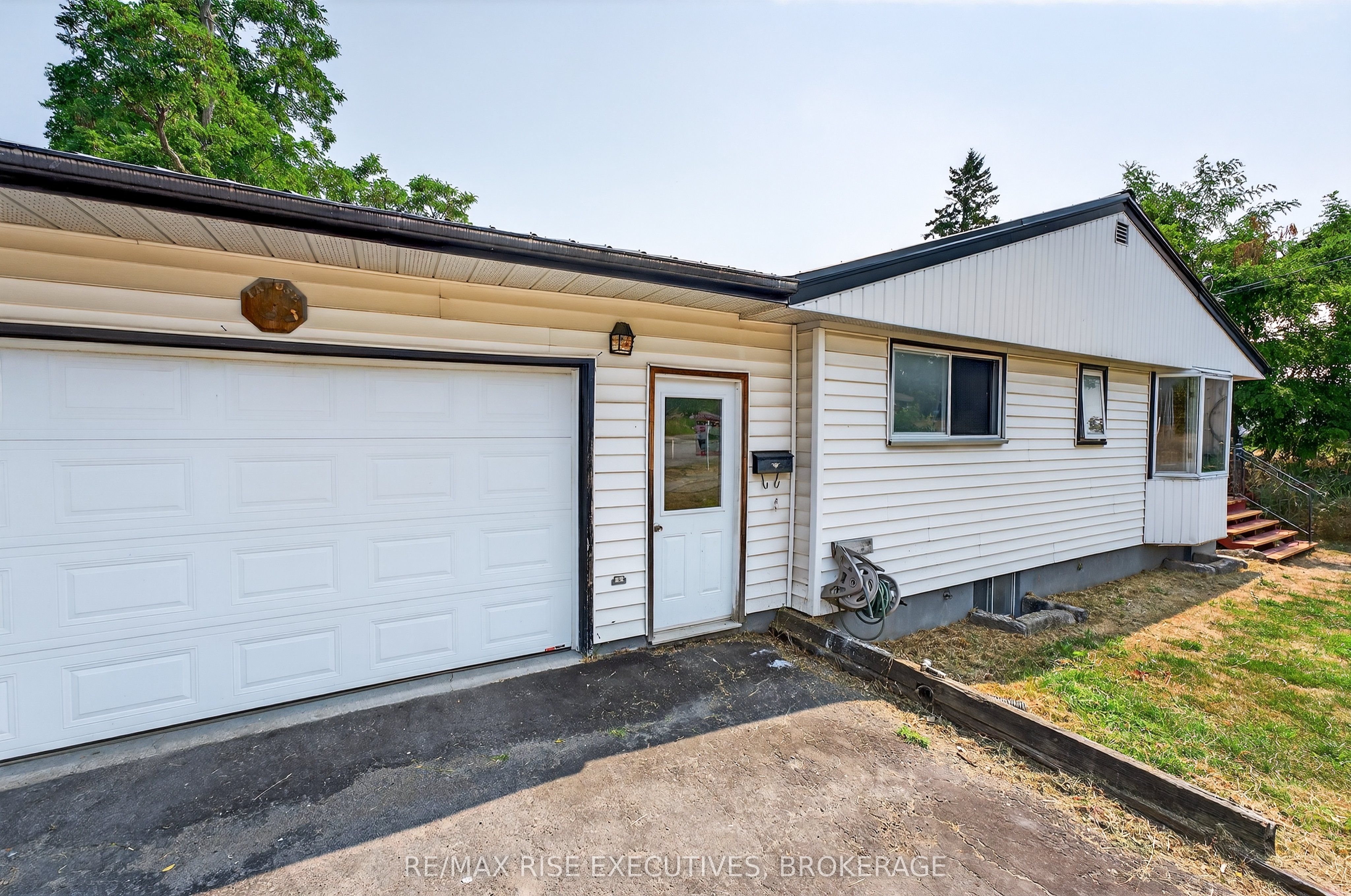 14 Highway 95, Frontenac Islands, ON K0H 2Y0 photo 4