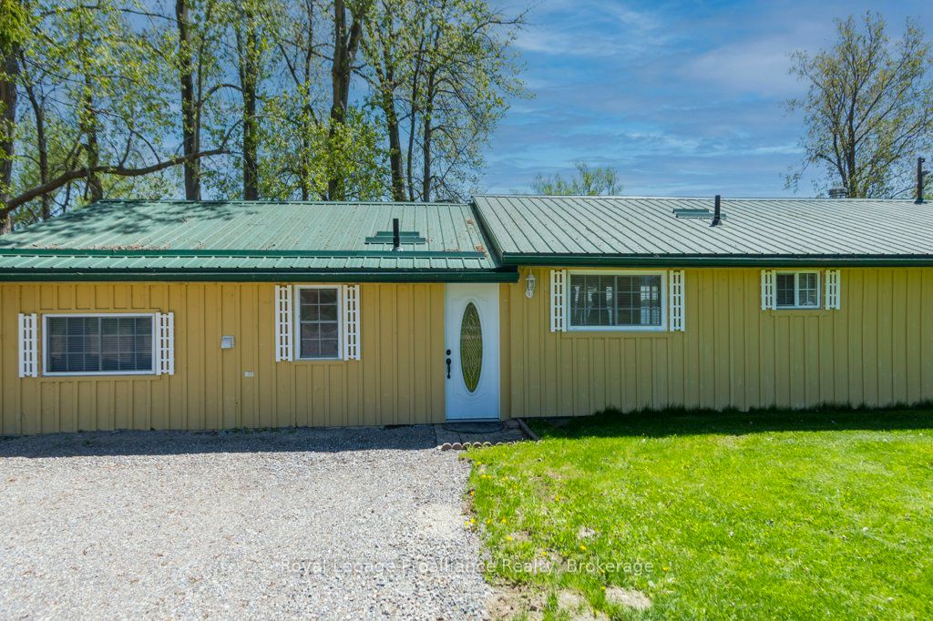 22579 Loyalist Parkway, Quinte West, ON K8V 5P6 photo 2