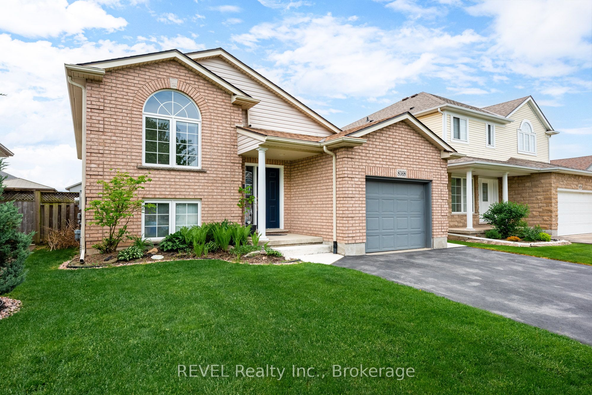 8368 Racey Avenue, Niagara Falls, ON L2H 3M7