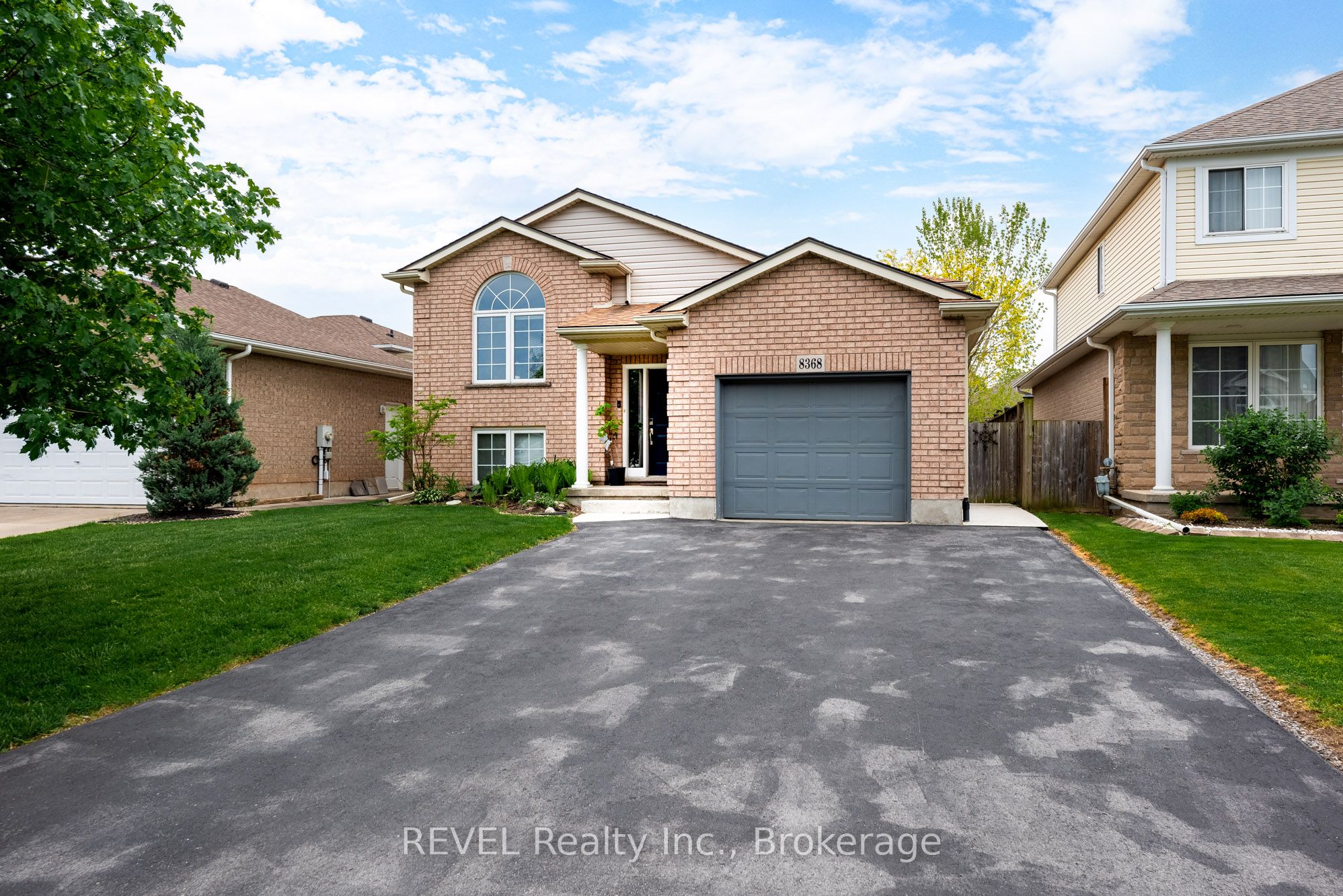 8368 Racey Avenue, Niagara Falls, ON L2H 3M7 photo 3