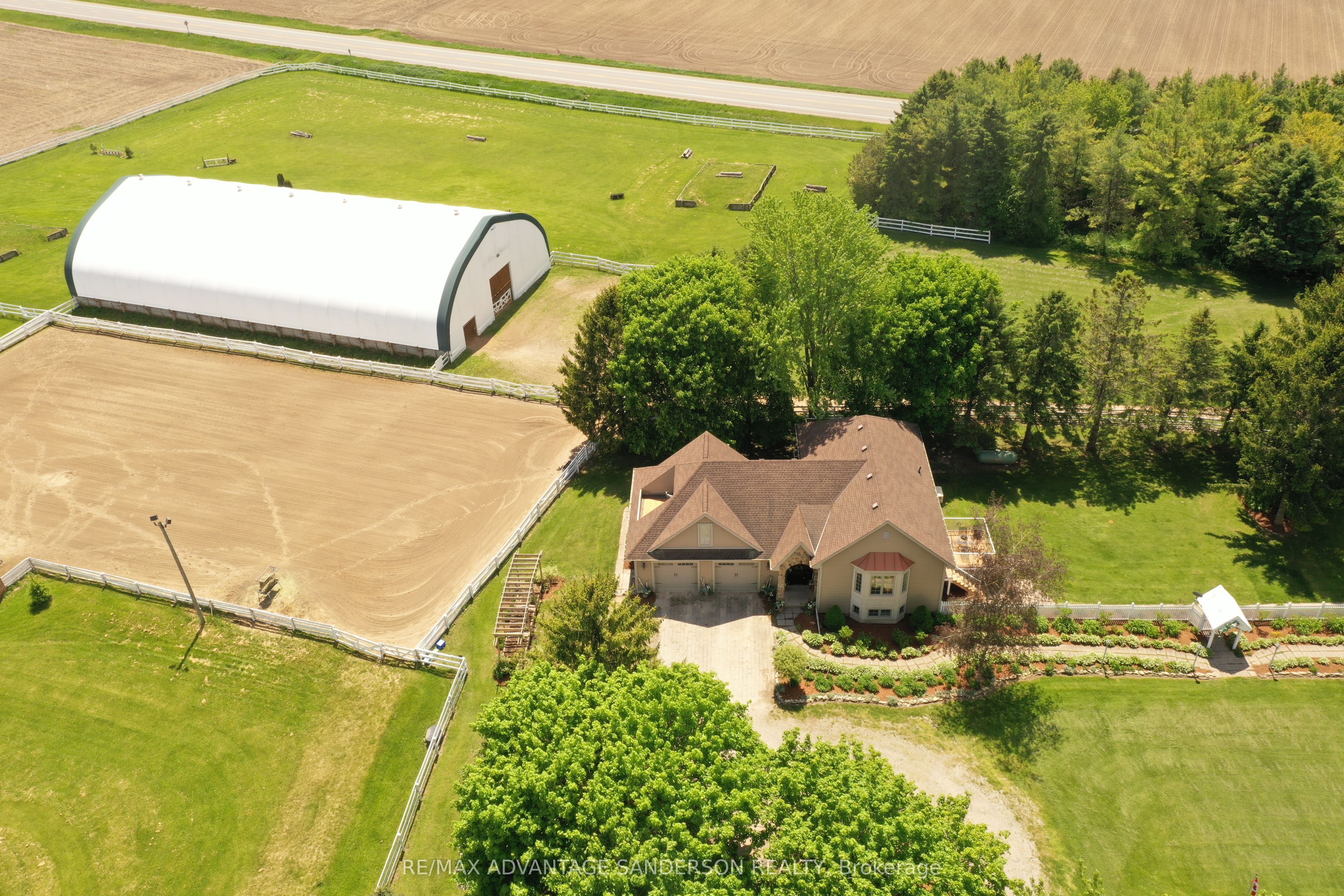 4099 McIntosh Drive, North Middlesex, ON N0M 2K0
