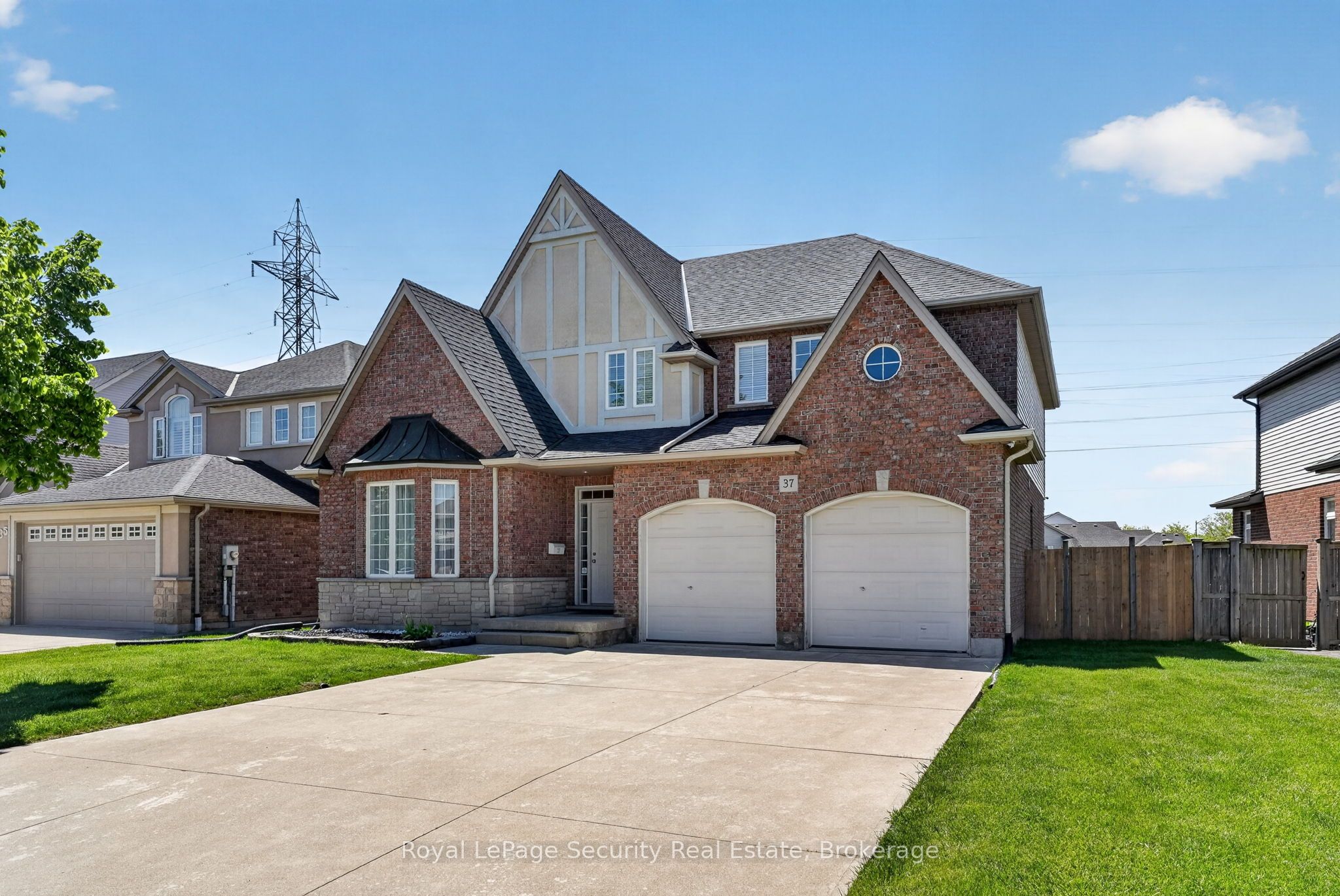 37 Fredonia Crescent, St. Catharines, ON L2S 4C3