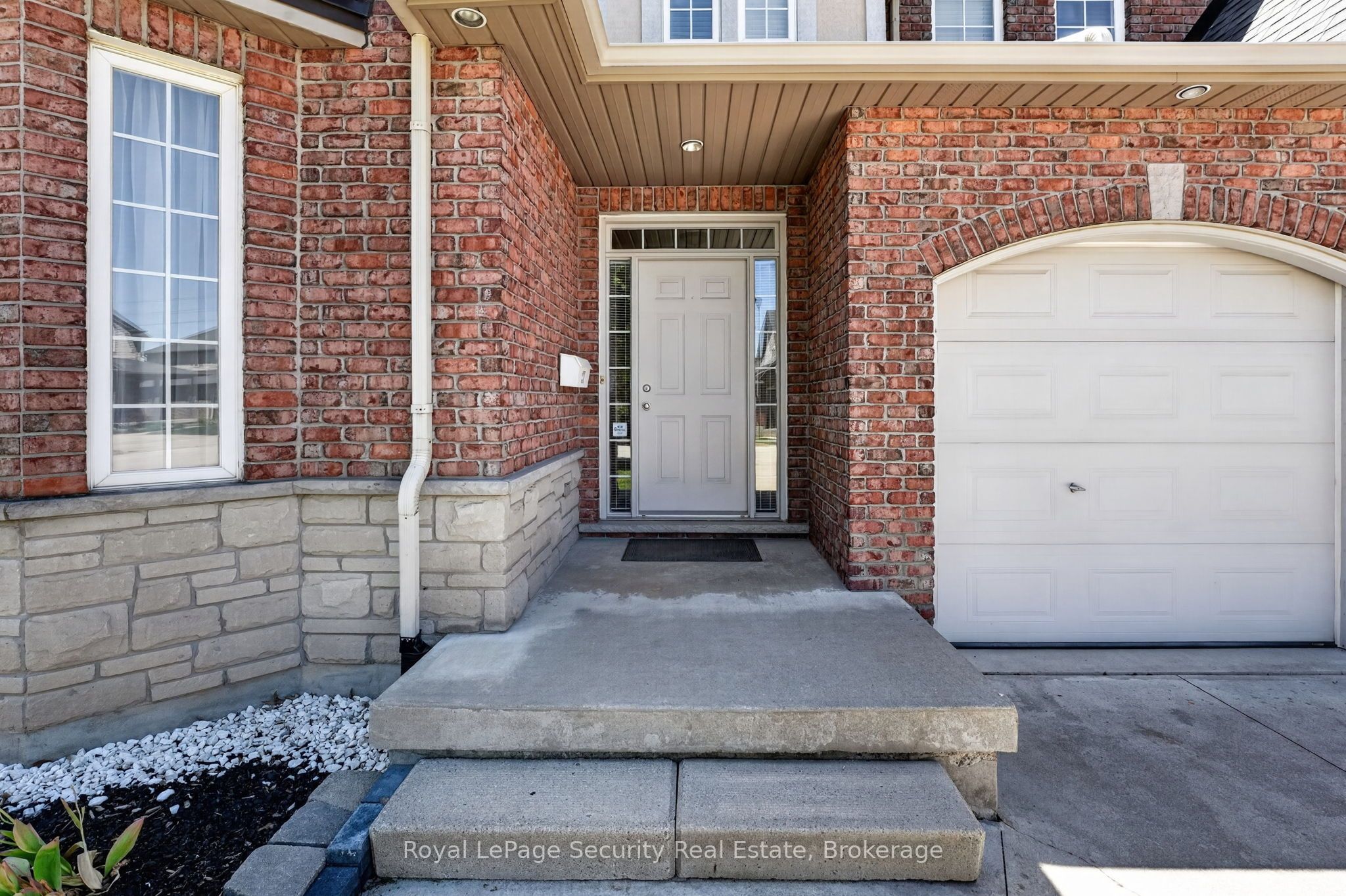 37 Fredonia Crescent, St. Catharines, ON L2S 4C3 photo 3