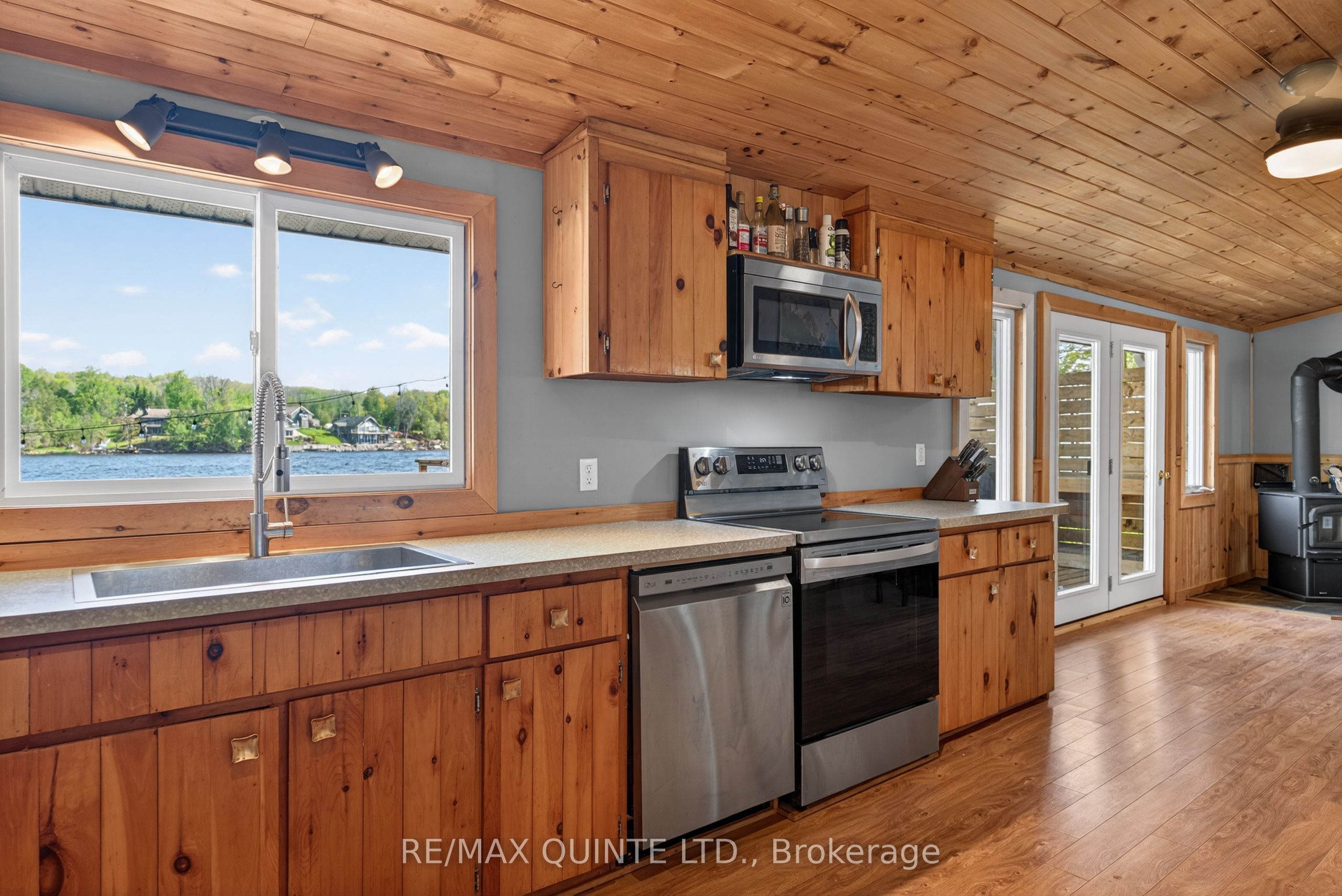585 Pine Point Lane, Centre Hastings, ON K0K 2K0