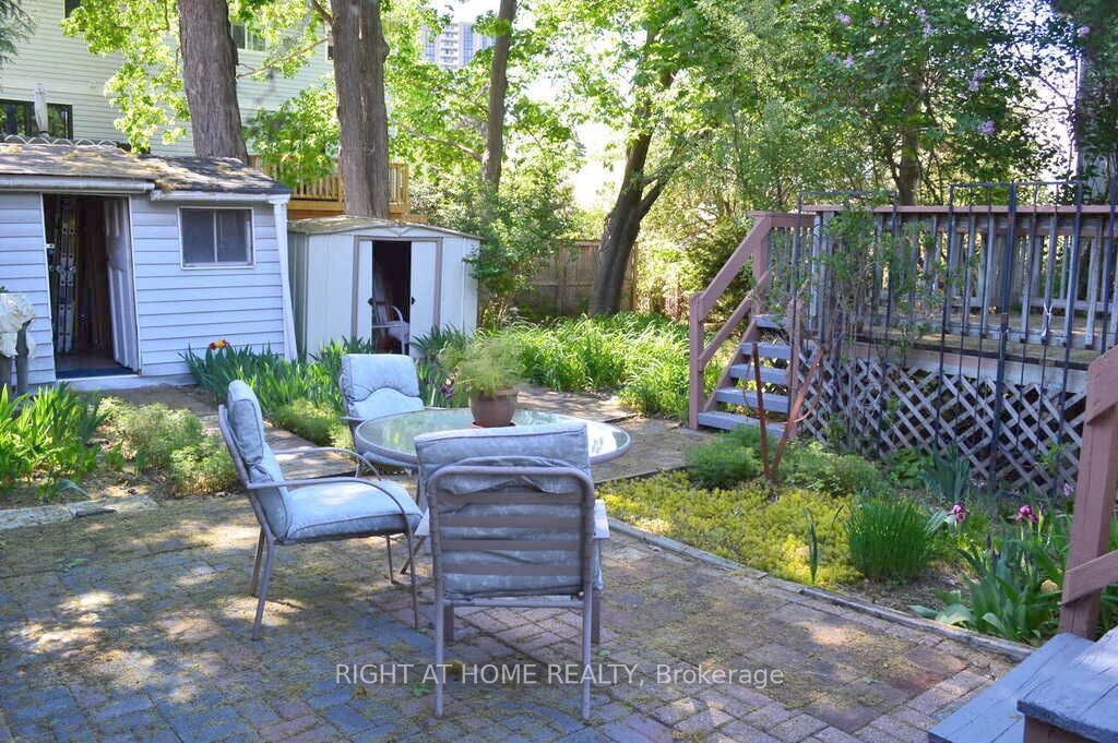 200 Woodroffe Avenue, Woodroffe, ON K2A 3V4 photo 2