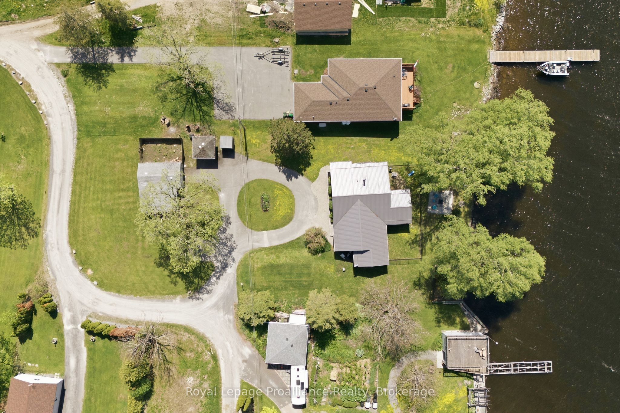 33 Peats Point Lane, Prince Edward County, ON K8N 4Z7 photo 3