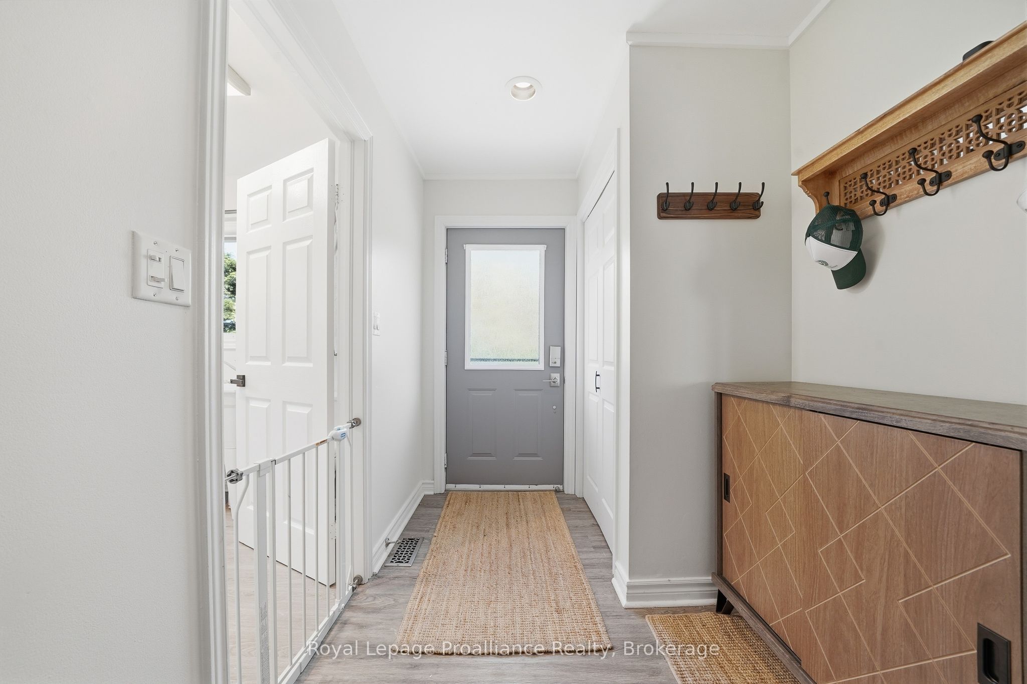 33 Peats Point Lane, Prince Edward County, ON K8N 4Z7 photo 4
