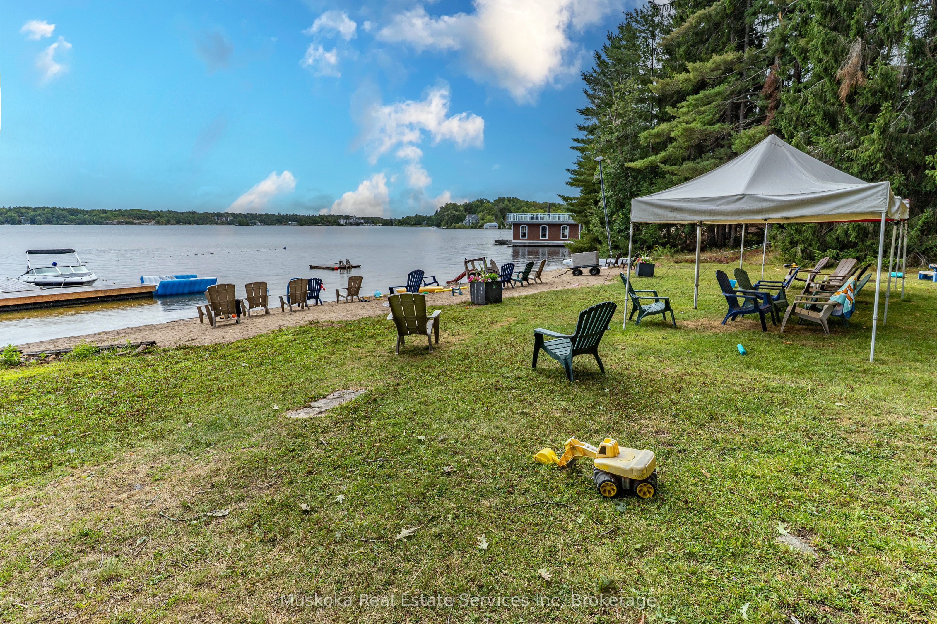 250 Wapaska Crescent, Gravenhurst, ON P1P 0Y1 photo 3
