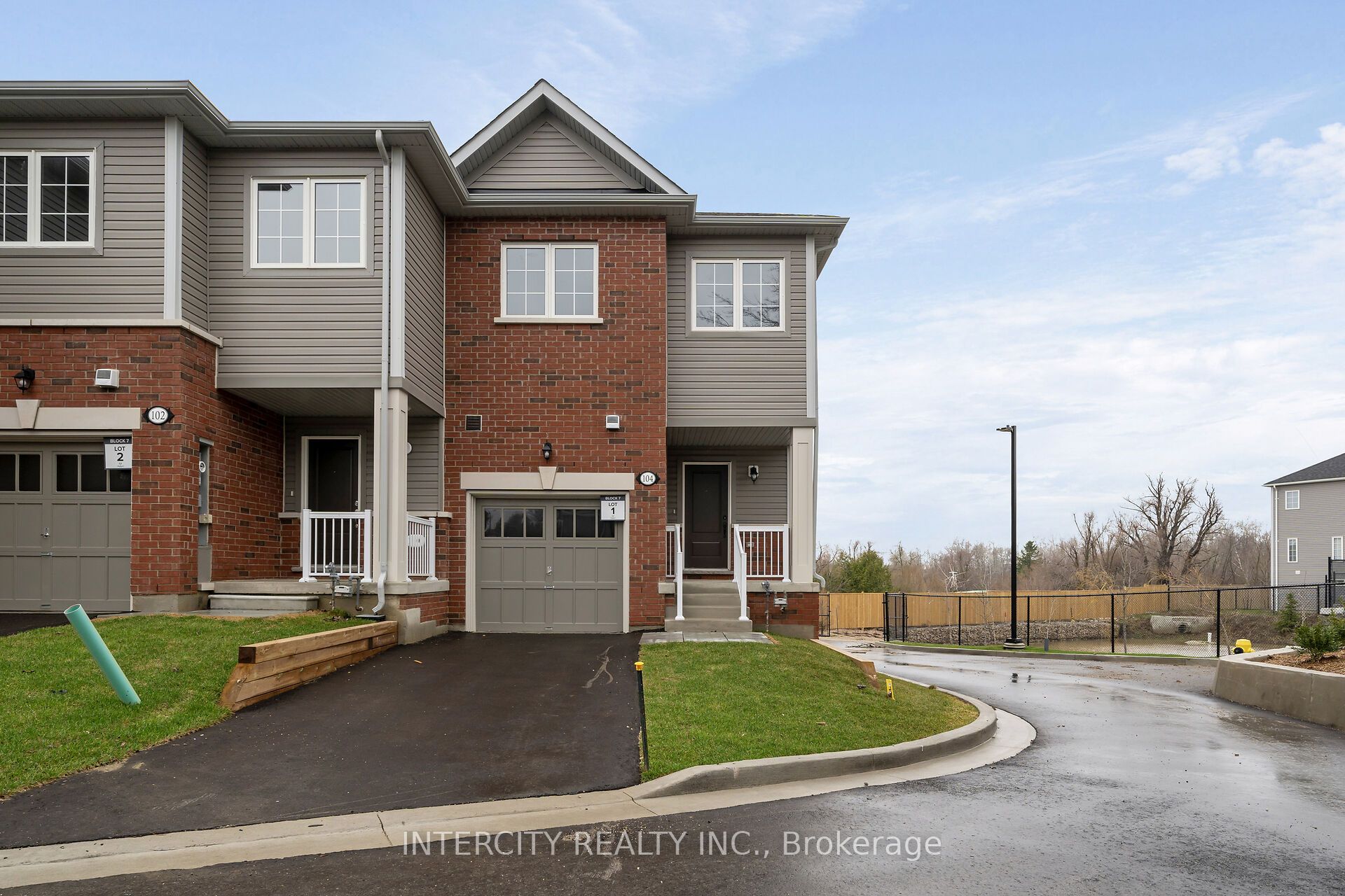 104 Walden Drive Blk 7 Unit 1, Shelburne, ON L9V 3Y1