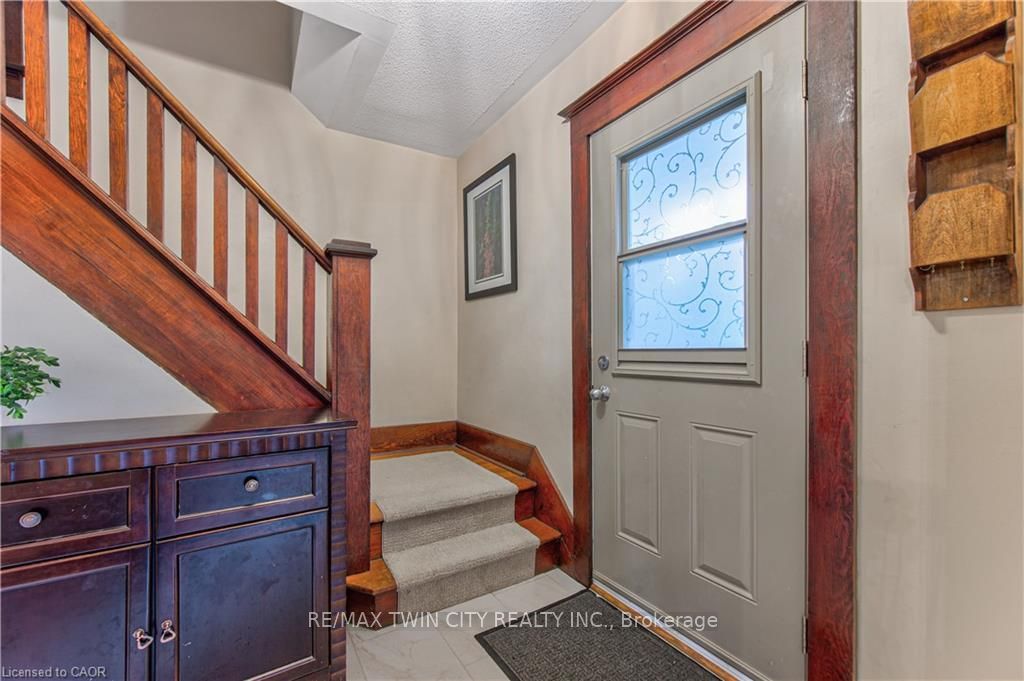 156 GLASGOW Street, Kitchener, ON N2G 2G9 photo 5