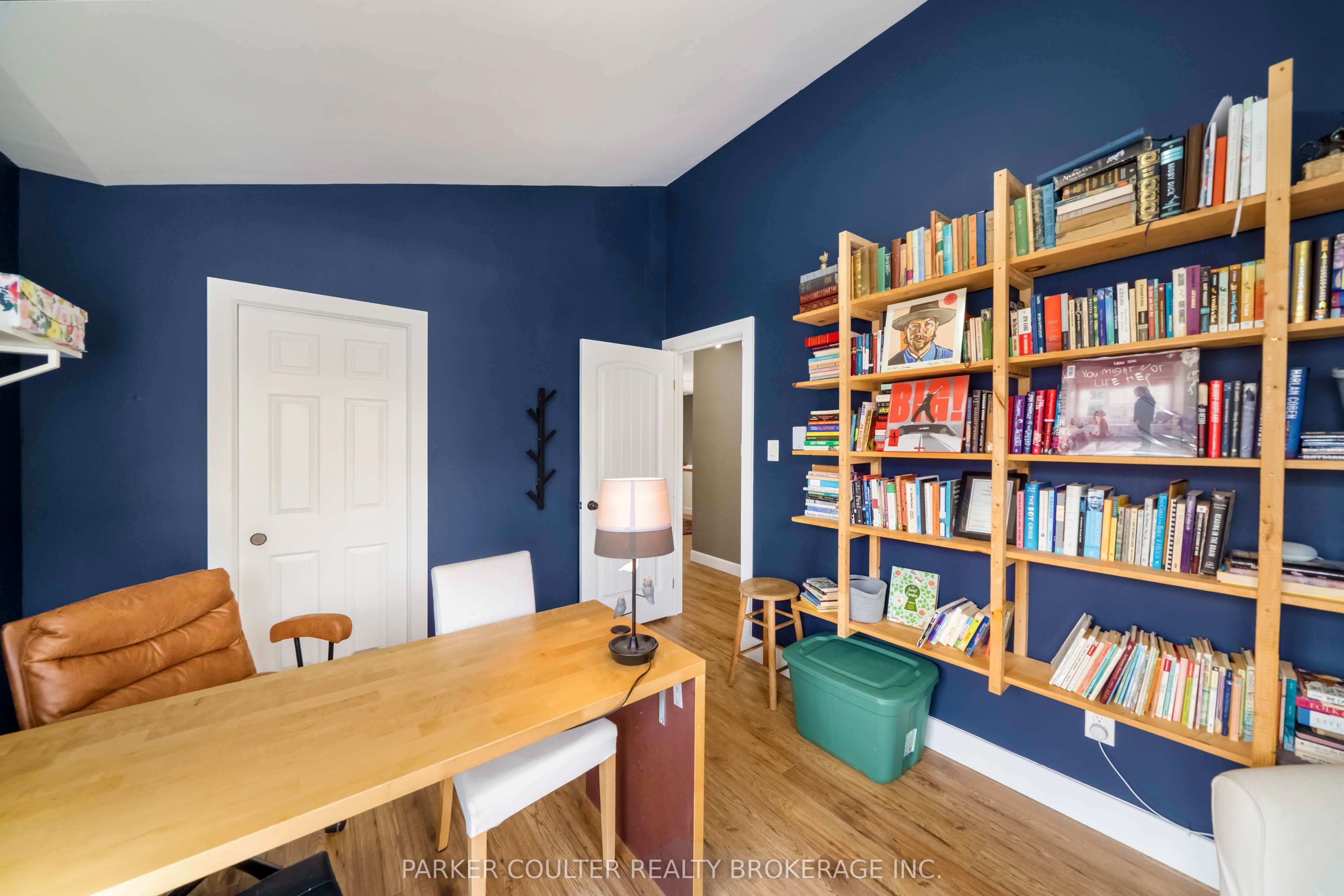 18 Winnifred Avenue, Parry Sound, ON P2A 2E7 photo 3