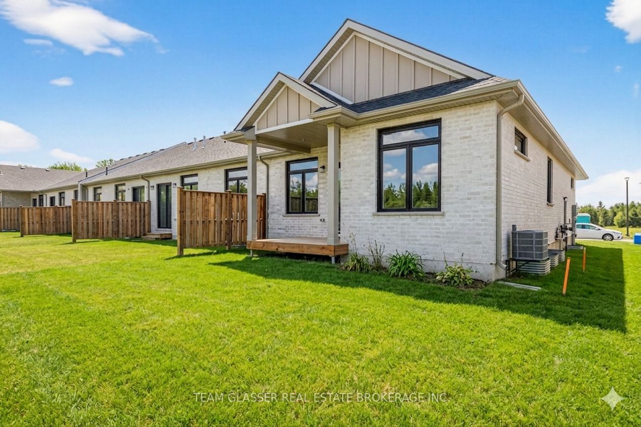 32 Dearing Drive, Lambton Shores, ON N0M 1T0 photo 2