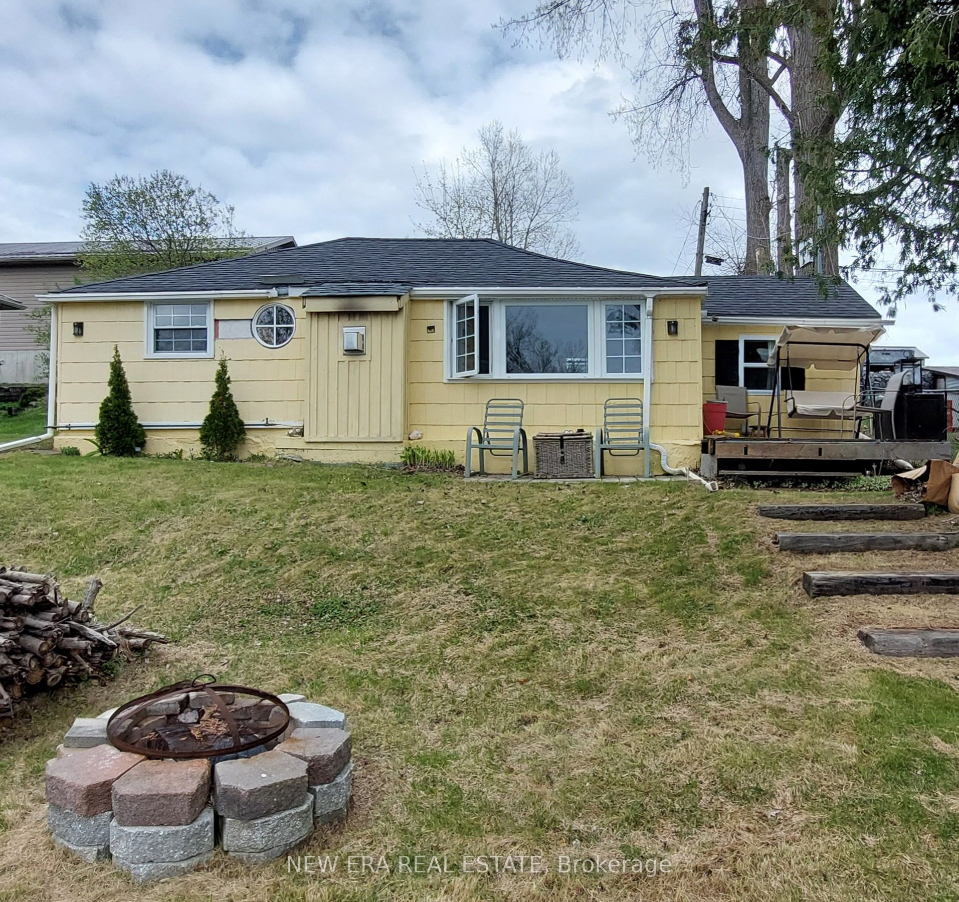 16 Pines Lane, Quinte West, ON K0K 3E0 photo 2